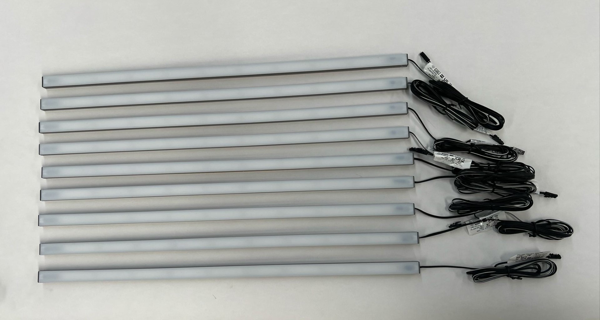 Éclairage LED Valencia avec 3 portes vitrine