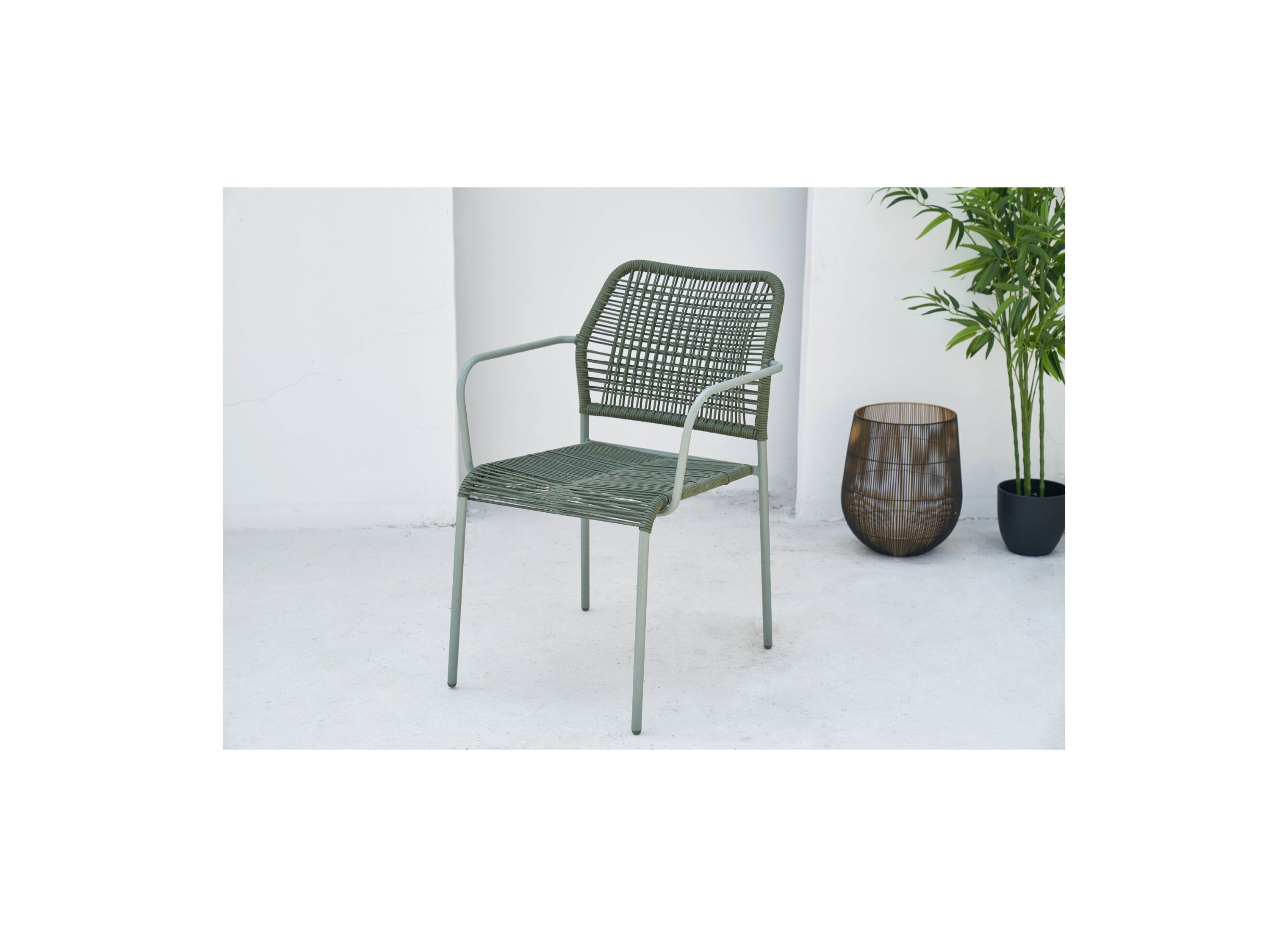 Foto ambiance - Chaise de jardin Phi acier rotin vert