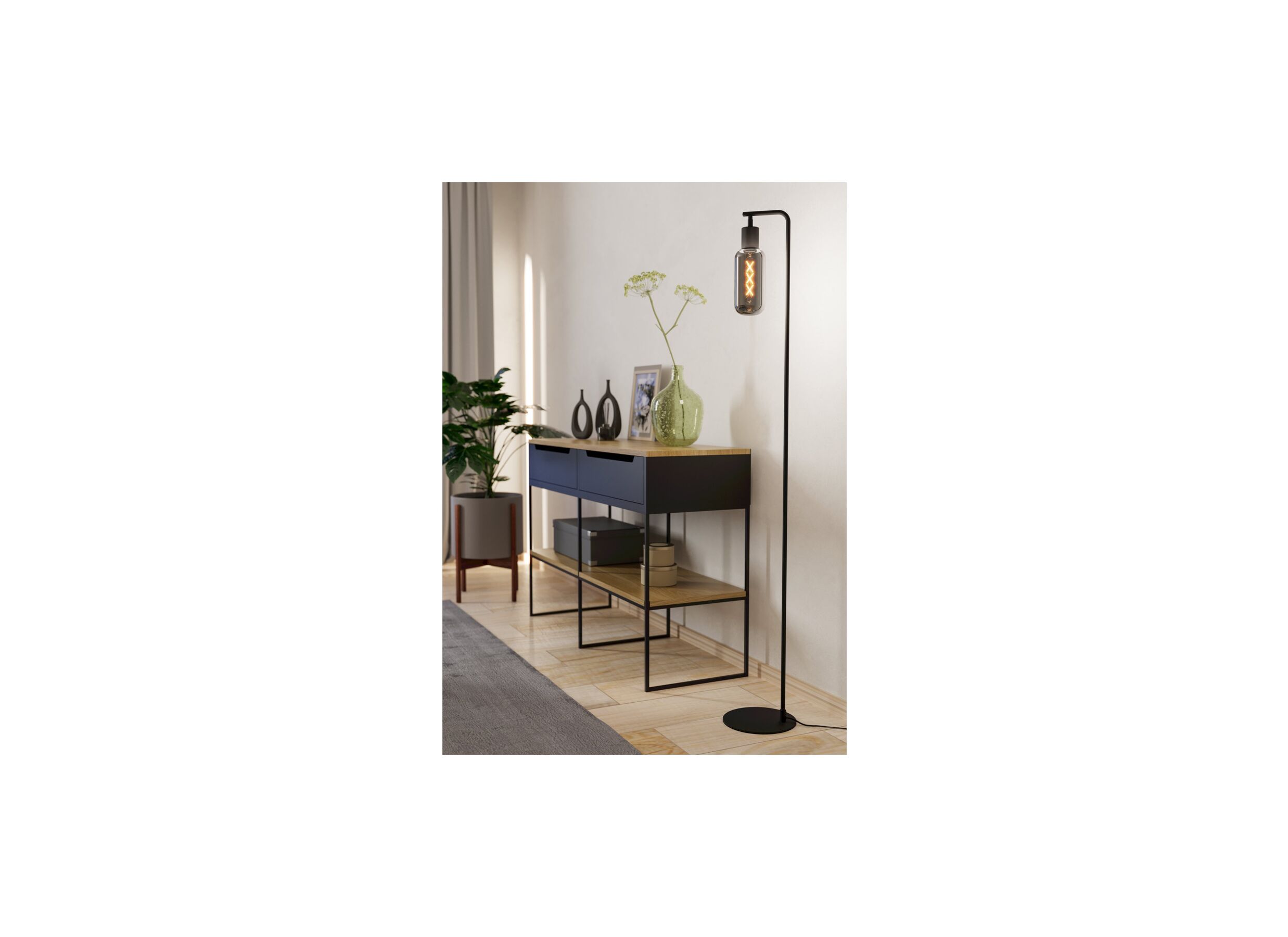 Foto ambiance - Lampadaire Maione H151cm E27 acier noir