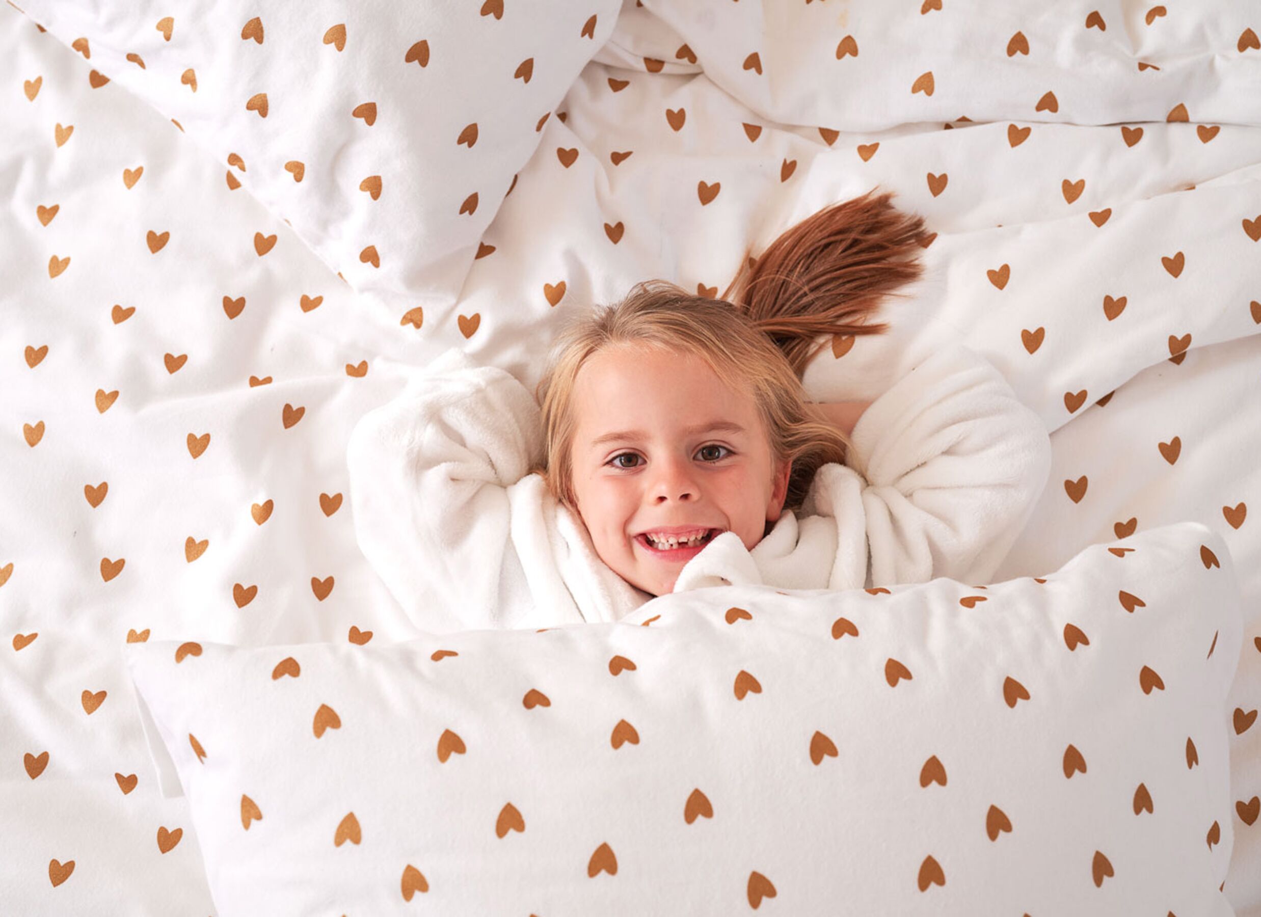 Sfeerfoto - Dekbedovertrek Hearts Gold 260x220/240cm - flanel - wit & goud
