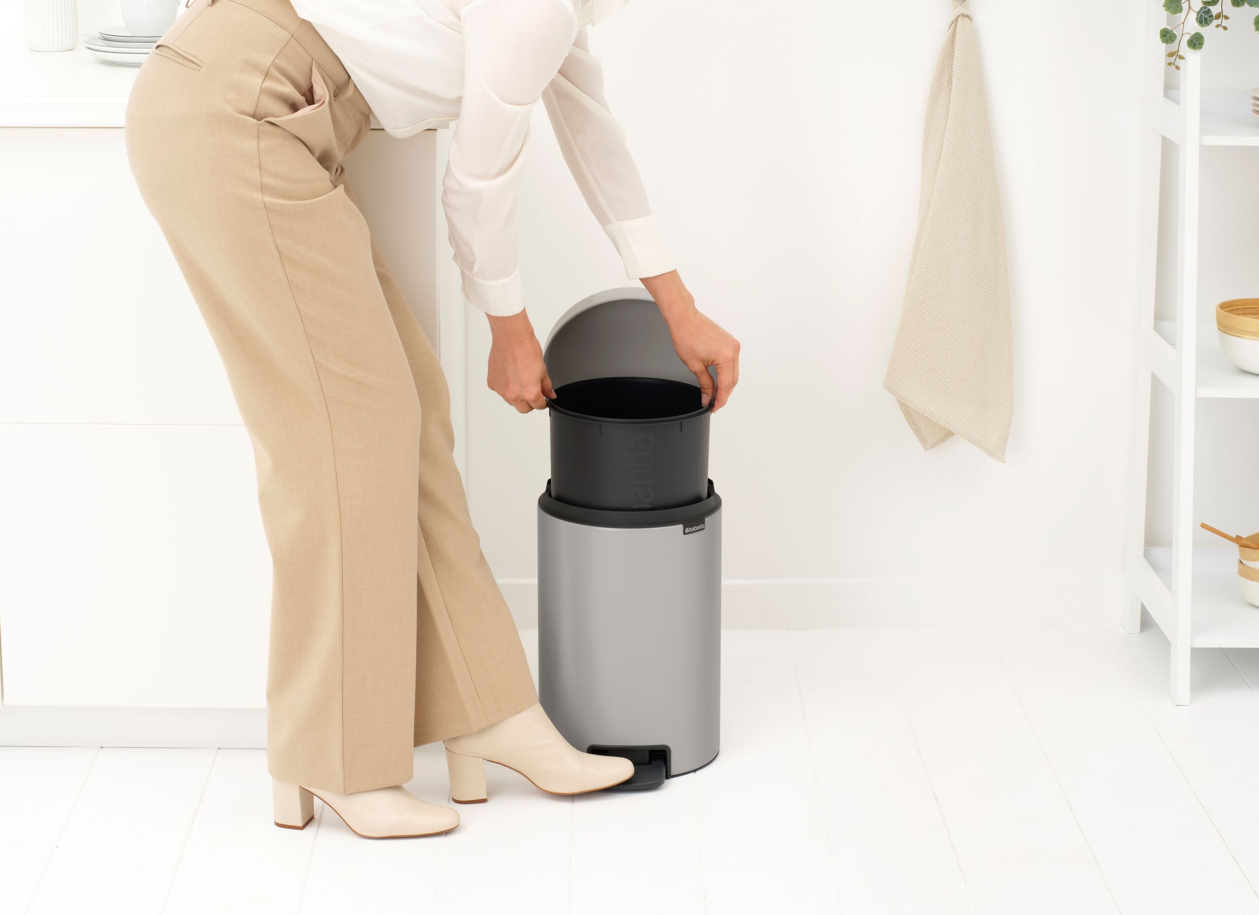 Sfeerfoto - Pedaalemmer NewIcon Brabantia 12L - soft grey