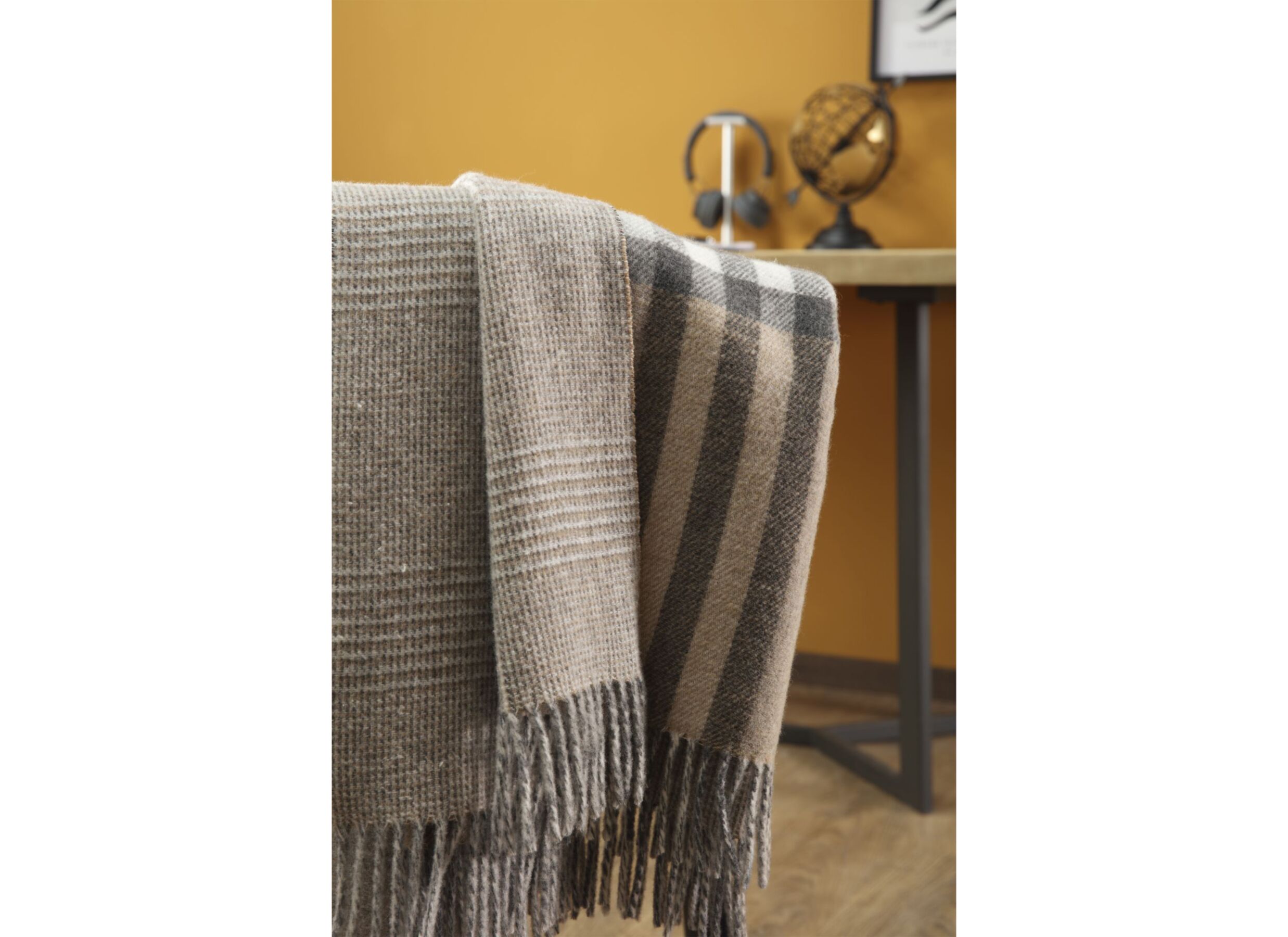 Sfeerfoto - Plaid Twin Check 150x200cm - wol & kasjmier - bruin