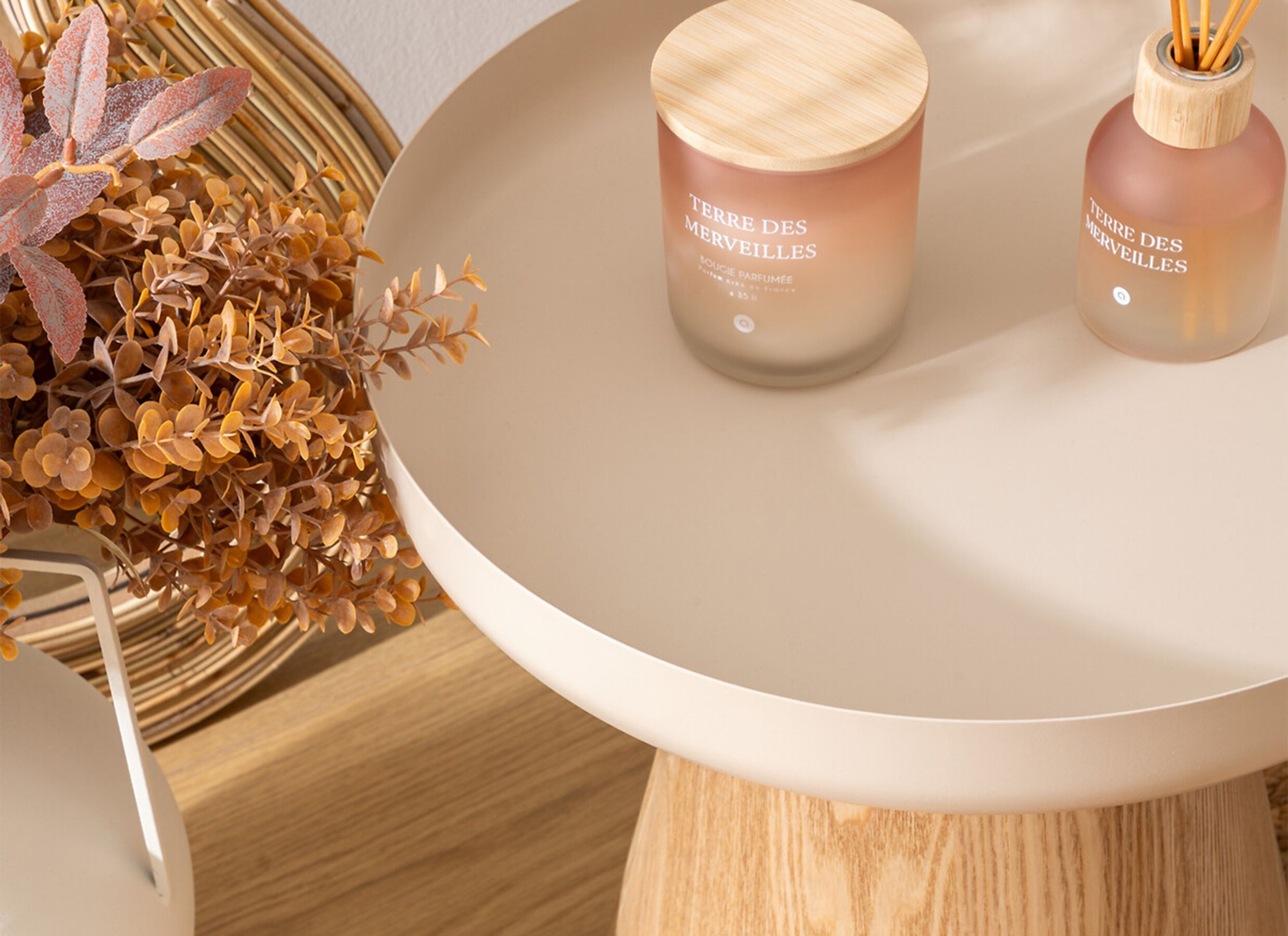 Sfeerfoto - Bijzettafel Hercyna Ø40 - staal & MDF - beige