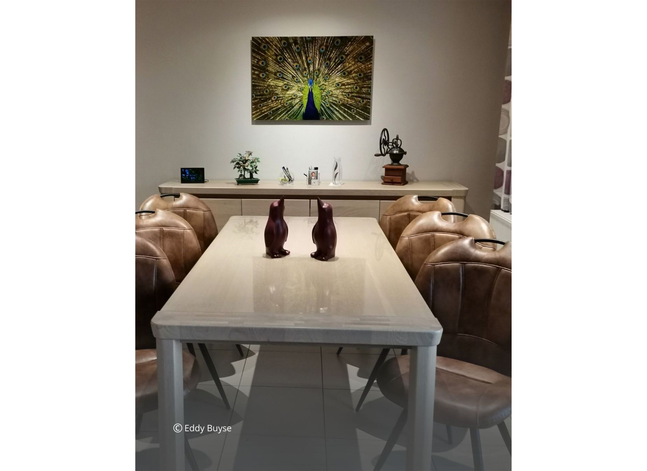 Sfeerfoto - Stoel ST1910 53x66x93.5cm - lederlook - cognac