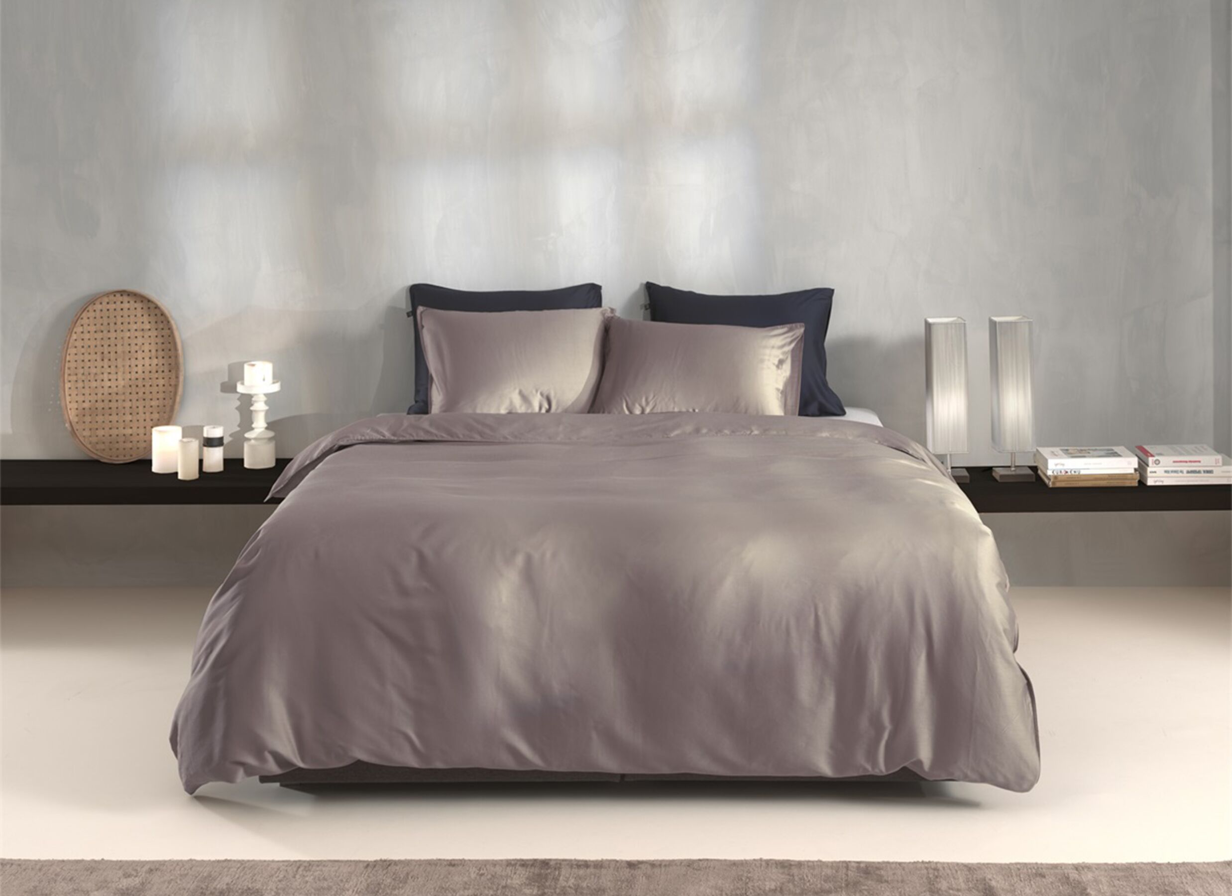 Sfeerfoto - Dekbedovertrek 240x220cm - katoensatijn - purple dove