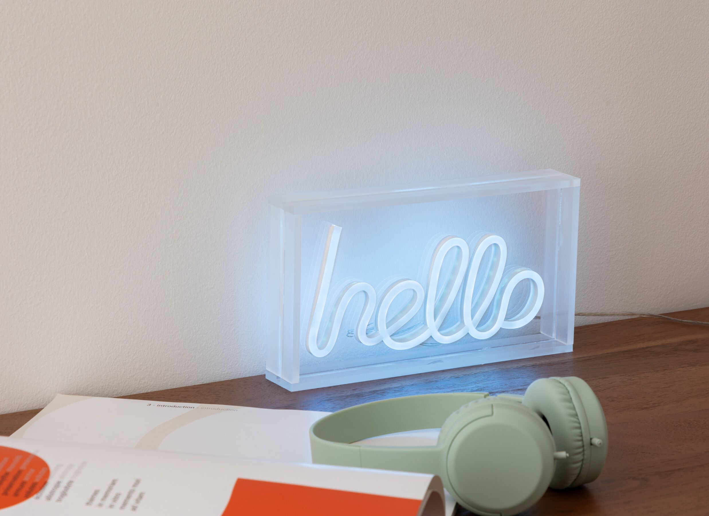 Sfeerfoto - Ledlamp Neon Hello 23x15,5cm - kunststof - blauw