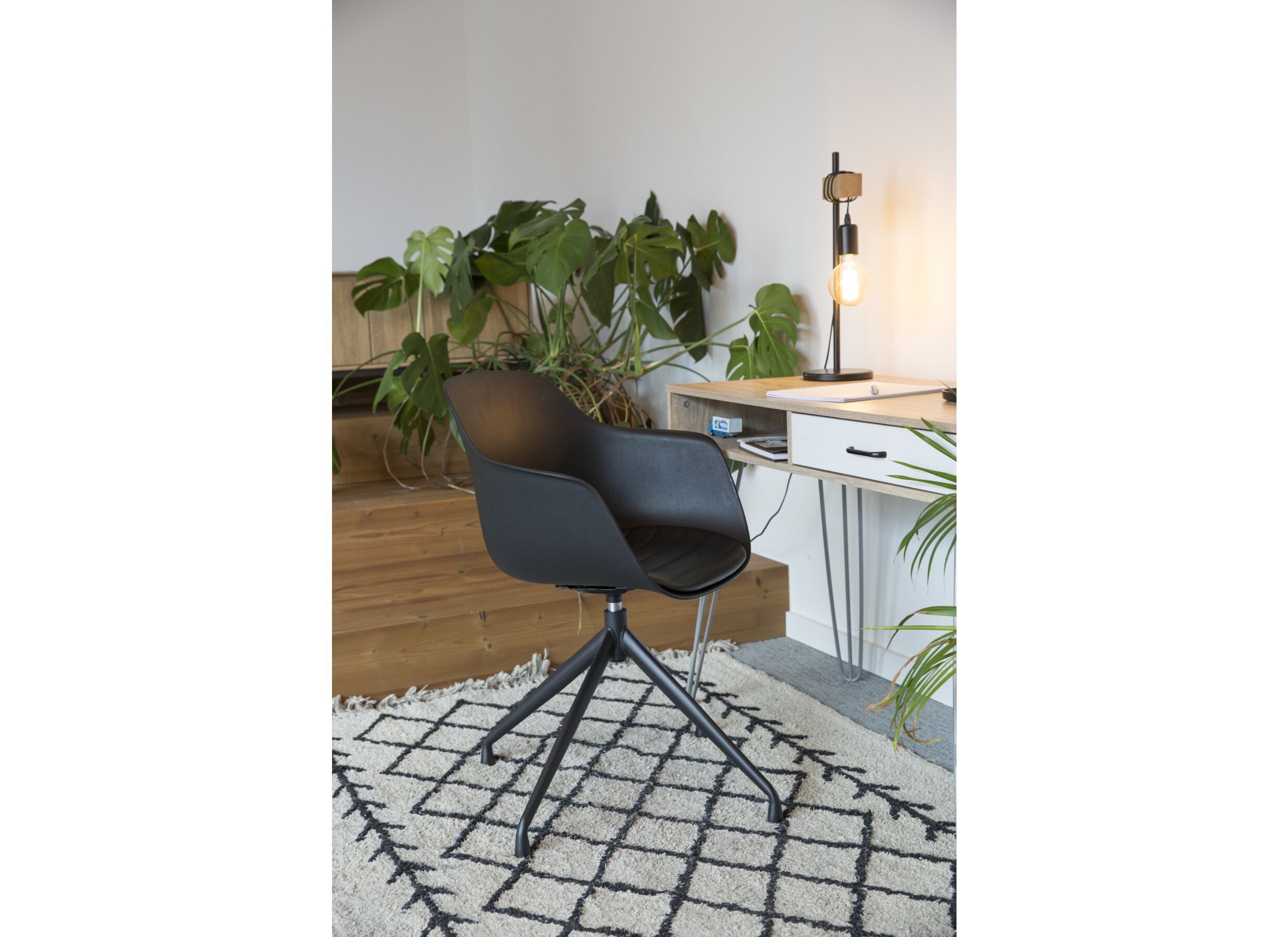 Chaise pivotante Burning 58x55x83.5cm - similicuir - noir