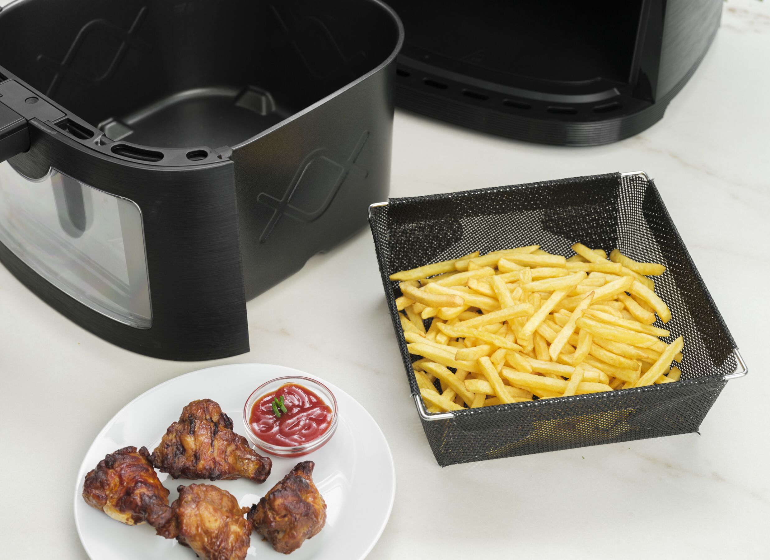 Foto ambiance - Basket Airfryer 20x20x7,5cm - téflon - noir