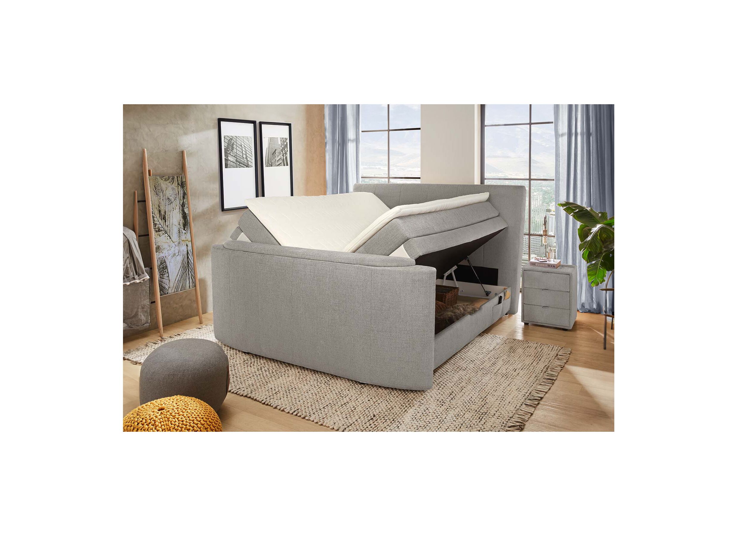 Sfeerfoto - Boxspring Belair Normal 180x200cm - stof - lichtgrijs met tv-lift en opbergruimte