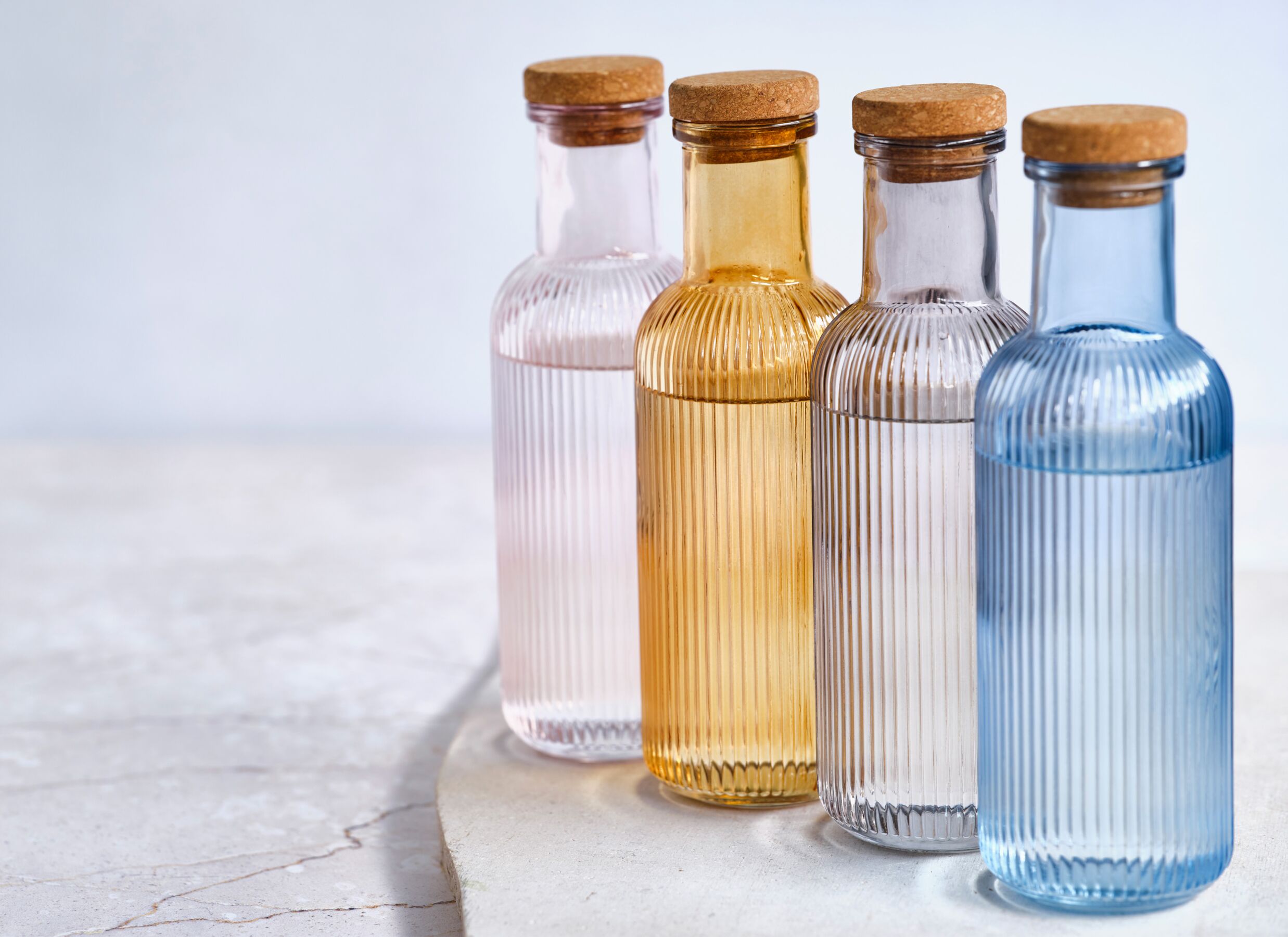 Foto ambiance - Bouteille à eau Raya 1L - verre - transparent