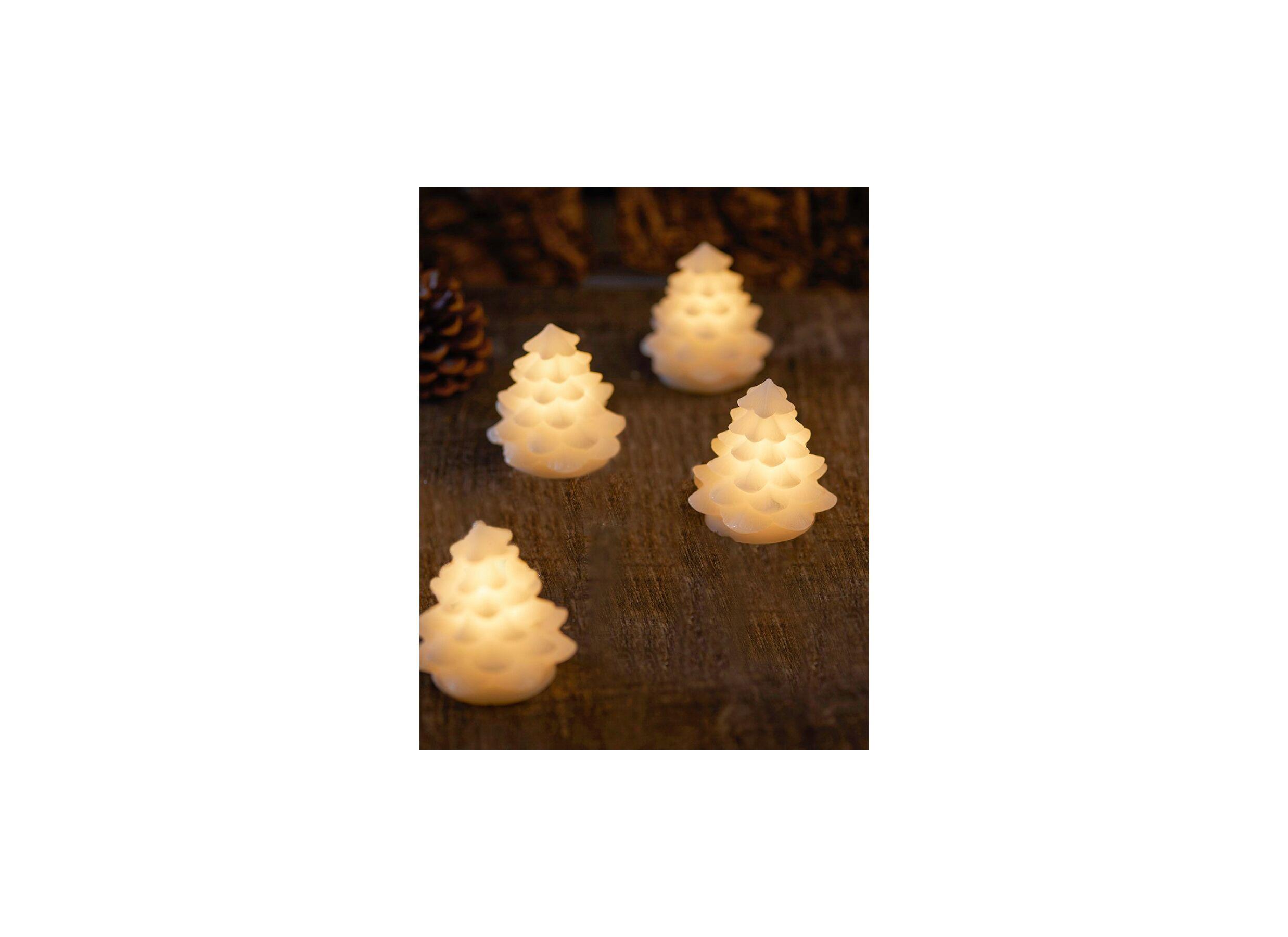 Sfeerfoto - Kerstboom Carla LED H7cm set van 4