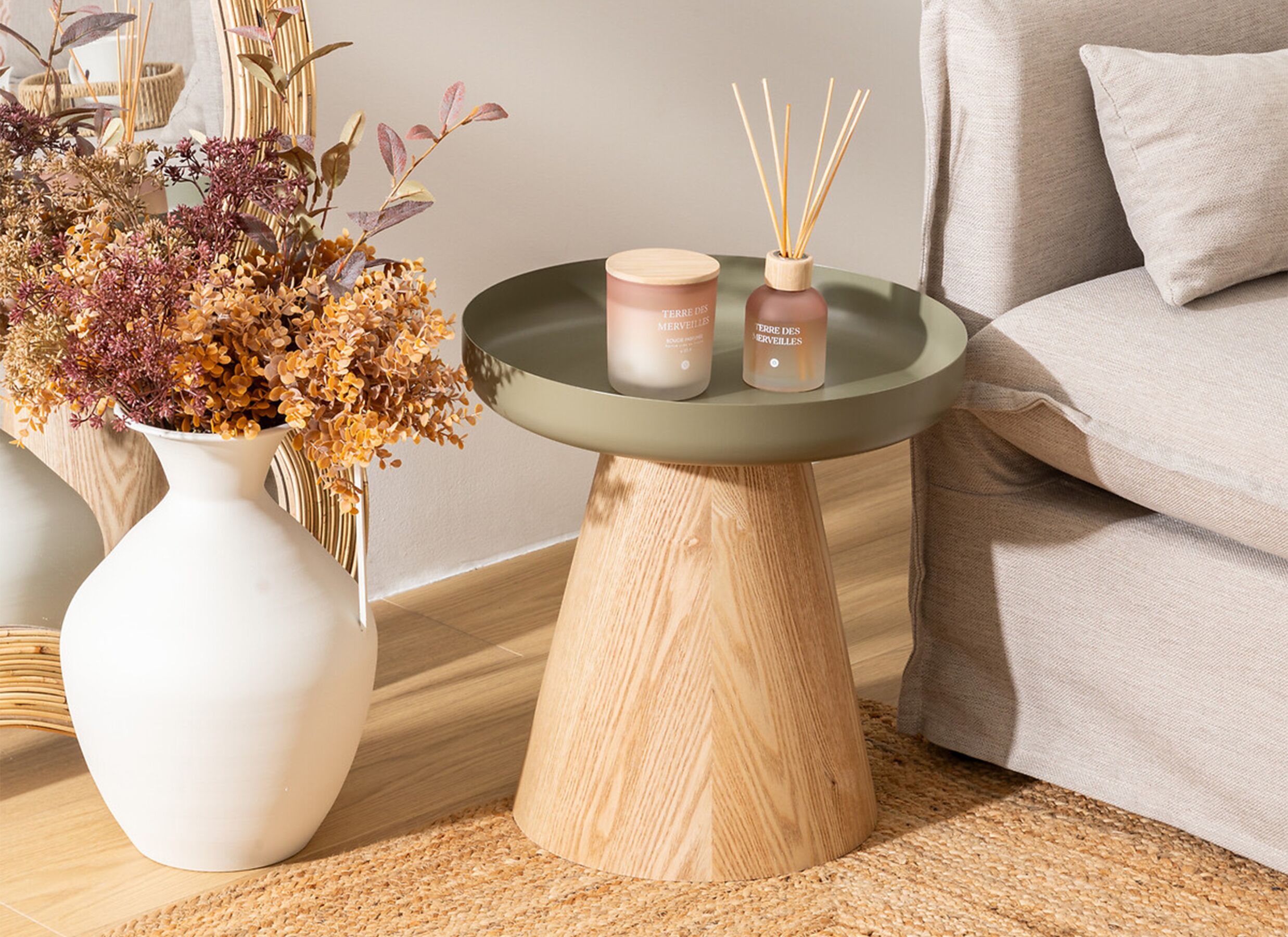 Sfeerfoto - Bijzettafel Hercyna Ø40 - staal & MDF - groen