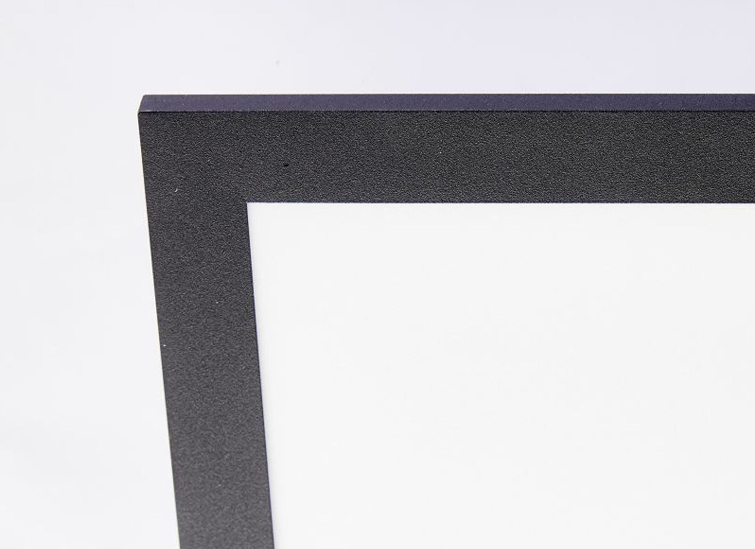 Detail - Plafonnier Briston 100x25x5cm - plastique & métal - noir