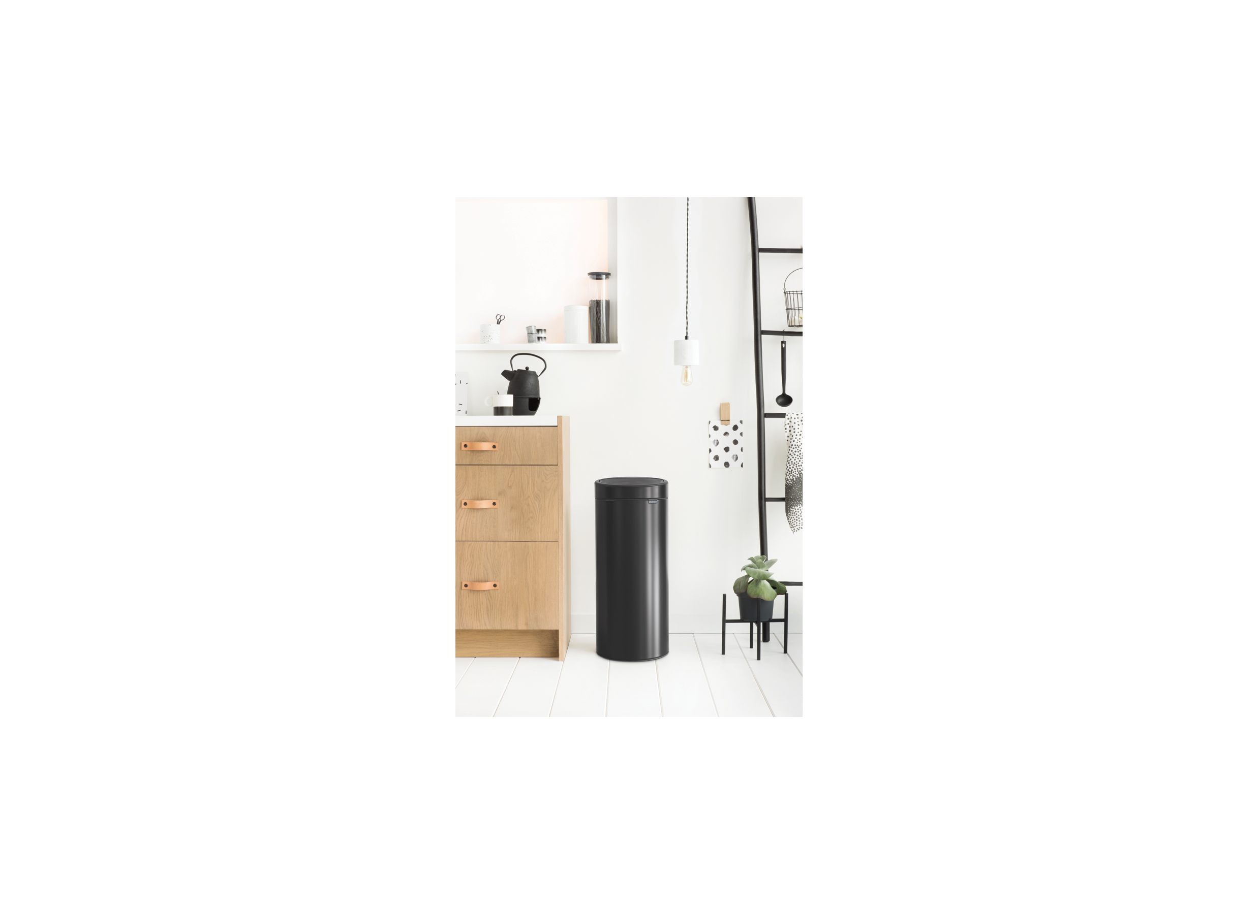 Sfeerfoto - Touch Bin Brabantia 30L zwart
