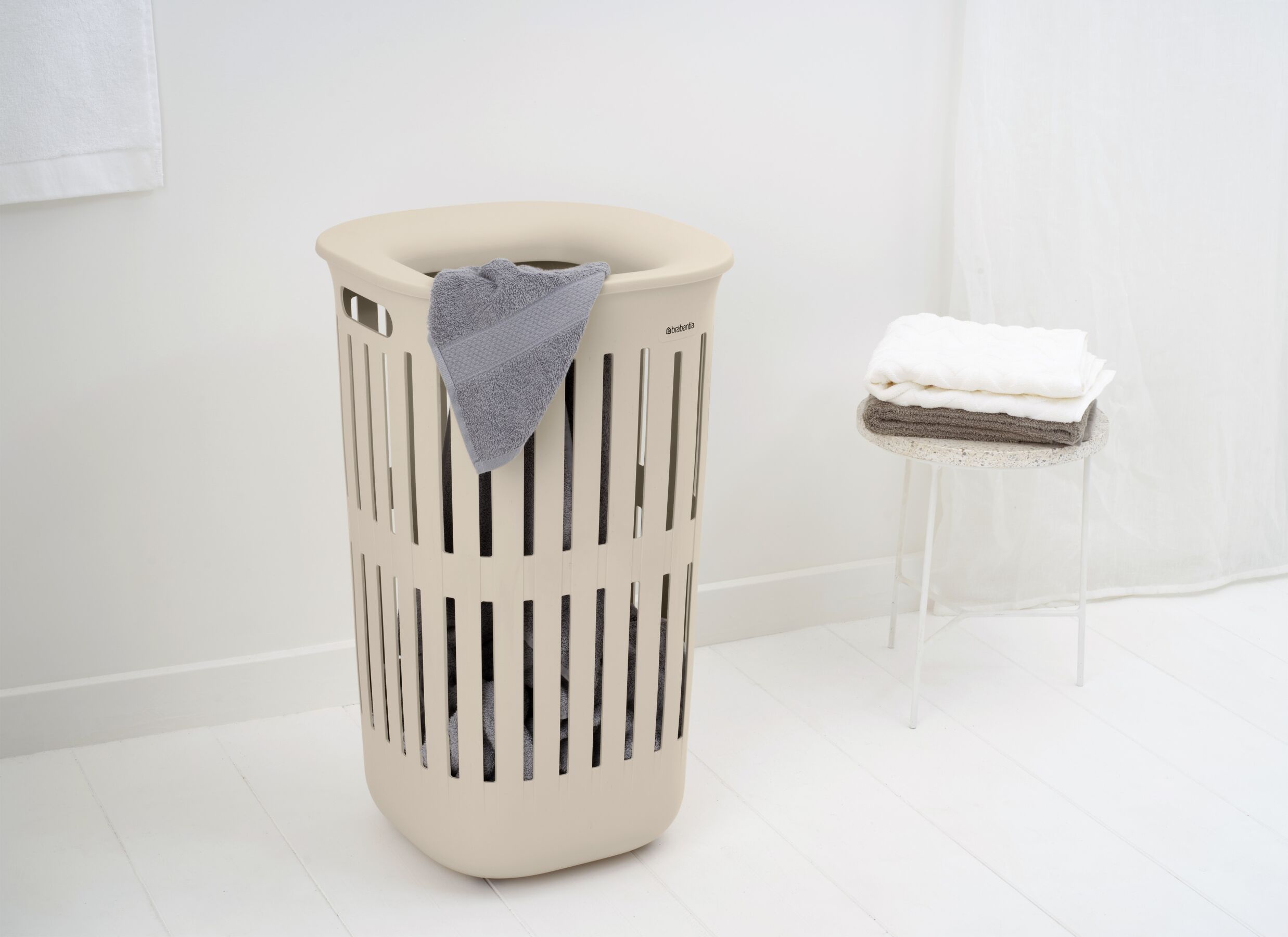 Foto ambiance - Panier à linge Collect-It 55L - plastique recyclé - beige
