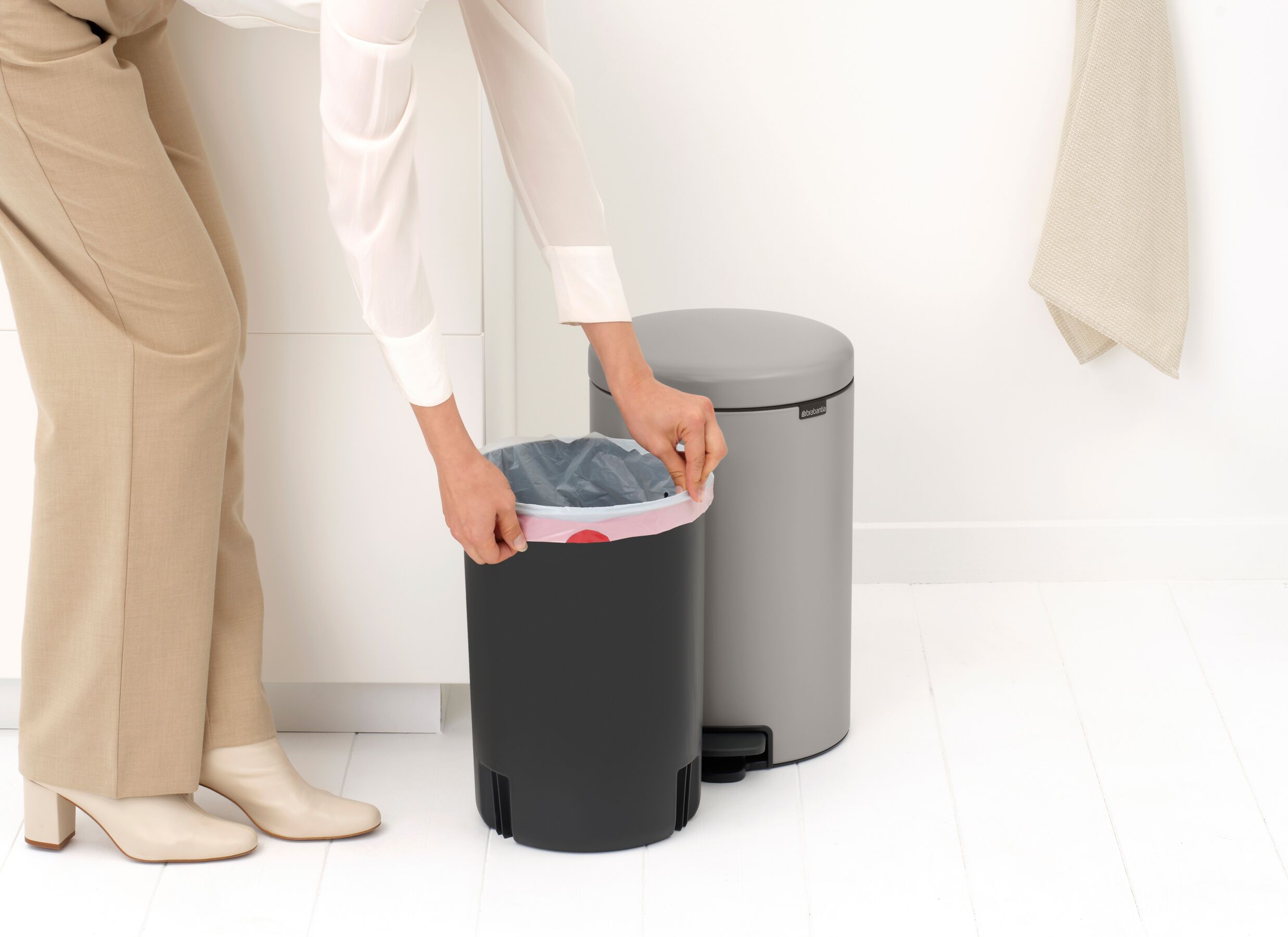 Sfeerfoto - Pedaalemmer NewIcon Brabantia 20L - soft grey