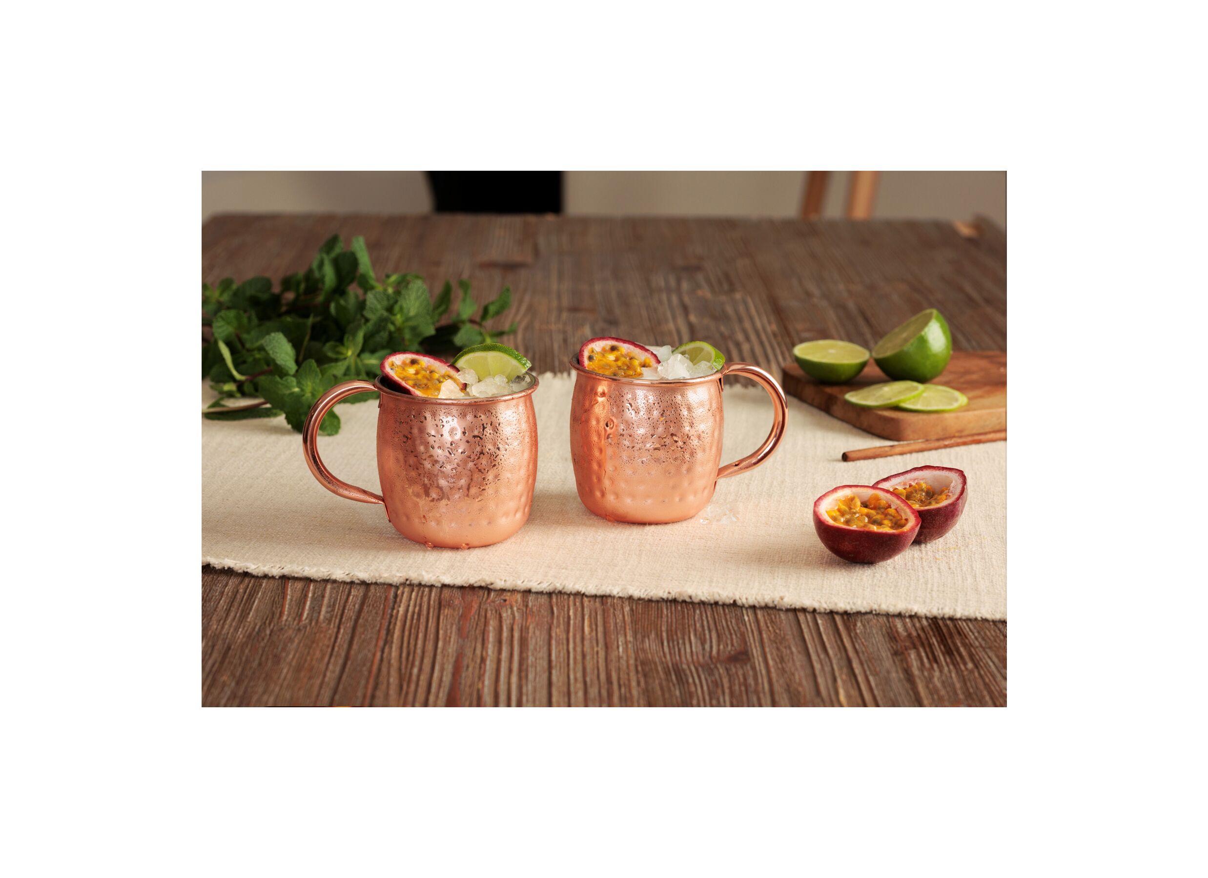Sfeerfoto - Cocktailglas Moscow Mule 47cl Ø8,6x13cm - roestvrij staal - koper set van 2