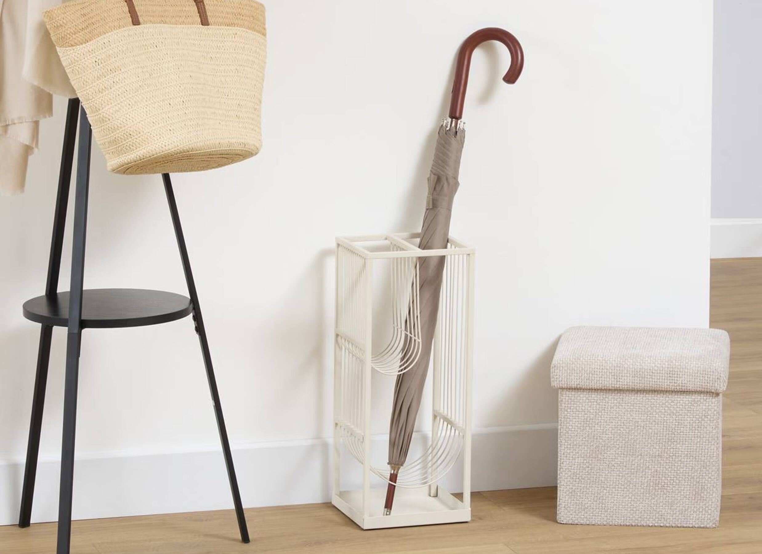 Sfeerfoto - Paraplubak Metty 20x20x50cm - staal - beige