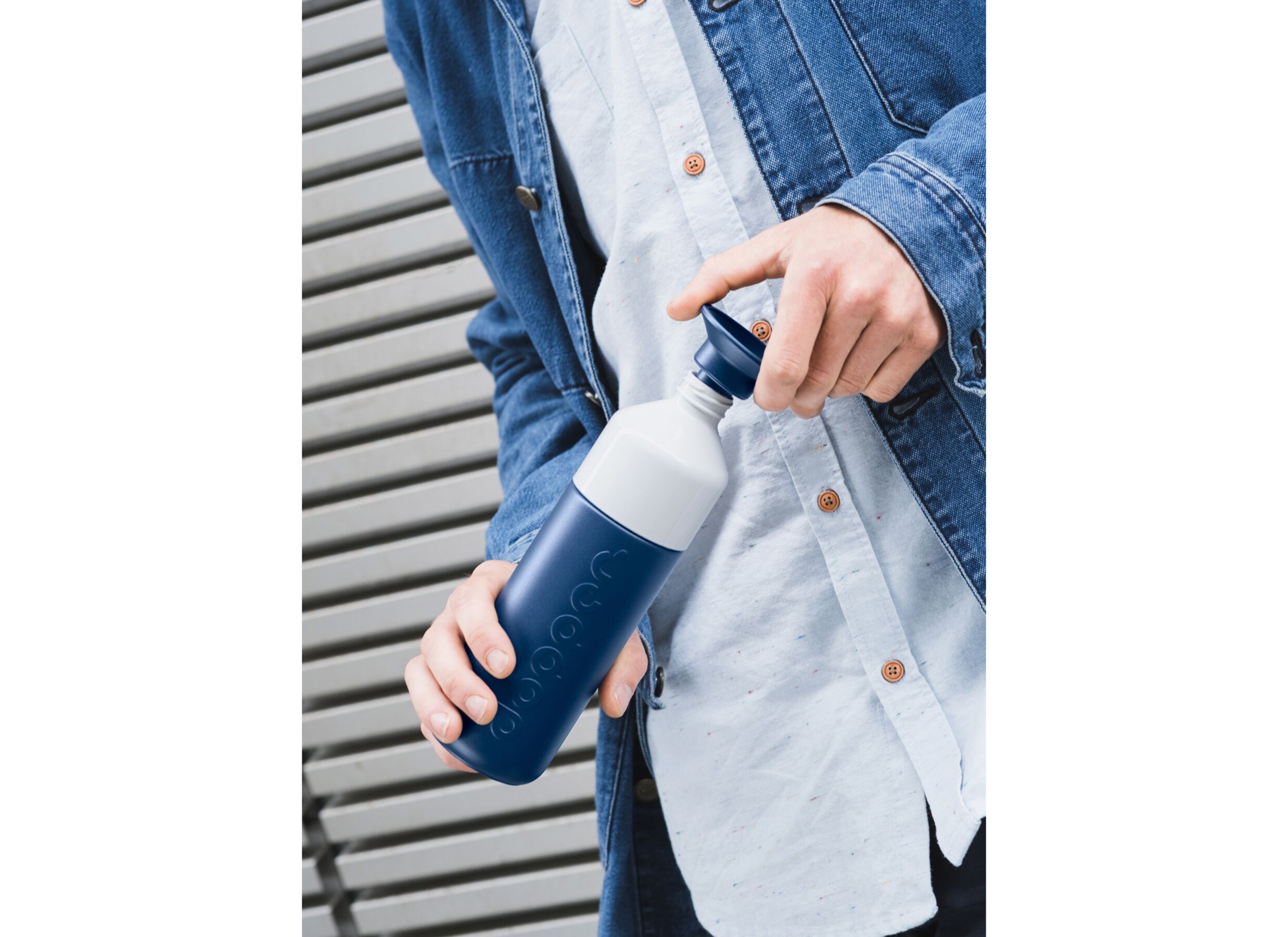 Sfeerfoto - Thermosfles Dopper 58 cl - RVS - Donkerblauw