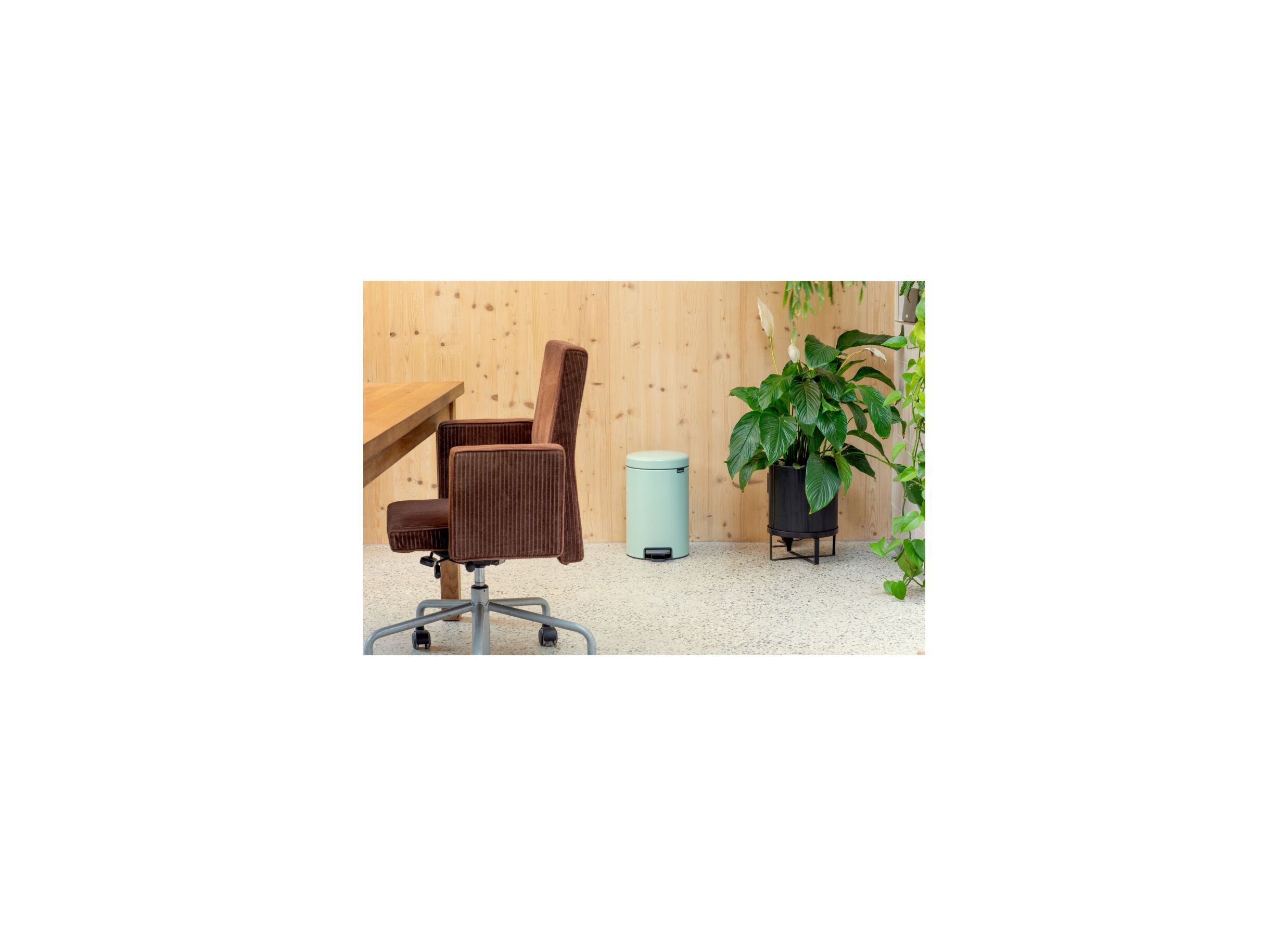 Sfeerfoto - Pedaalemmer Newicon Brabantia 12L jade green