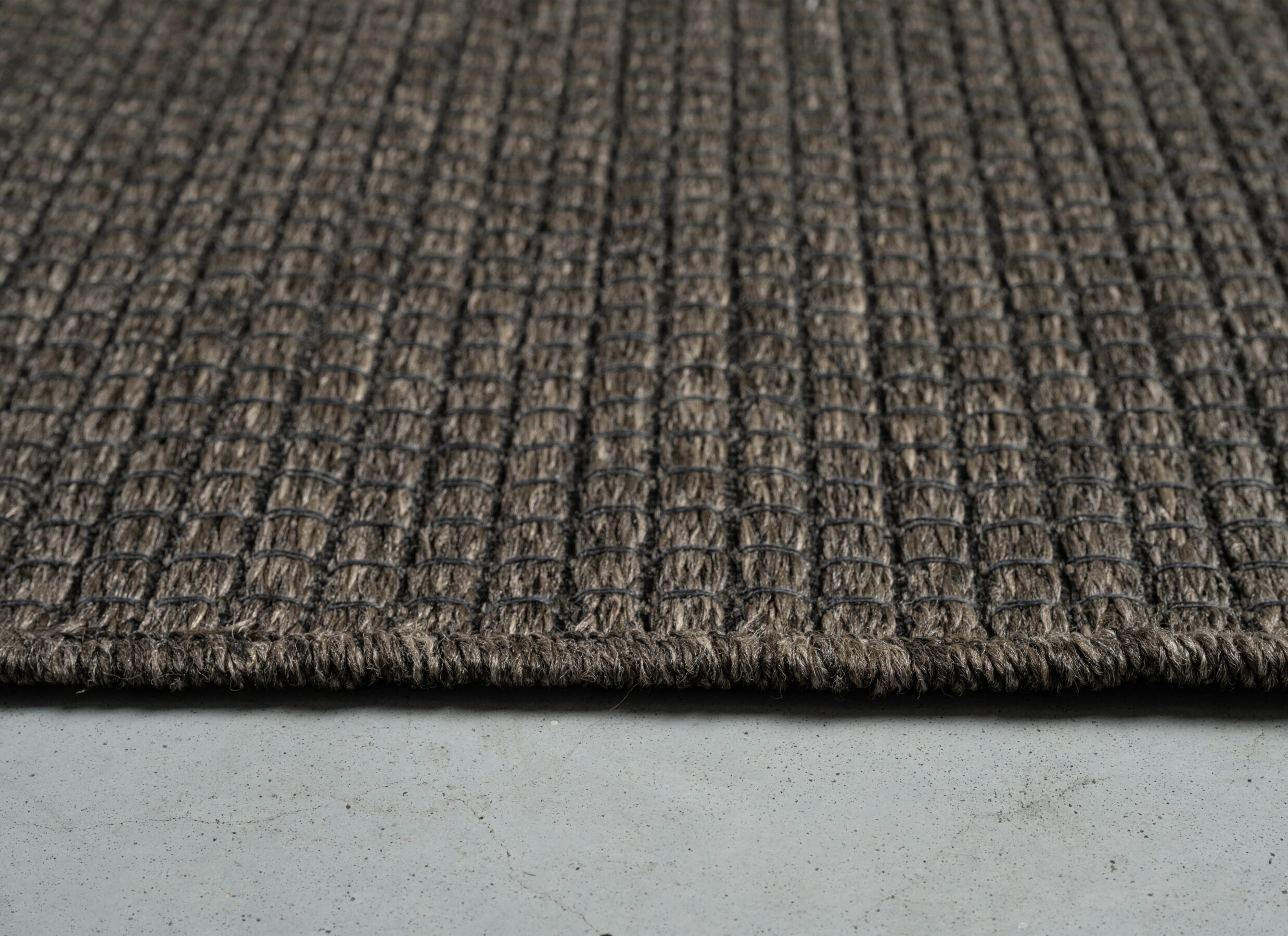 Detailfoto - Buitentapijt Brandon 200x290cm - polypropyleen - donkerbruin