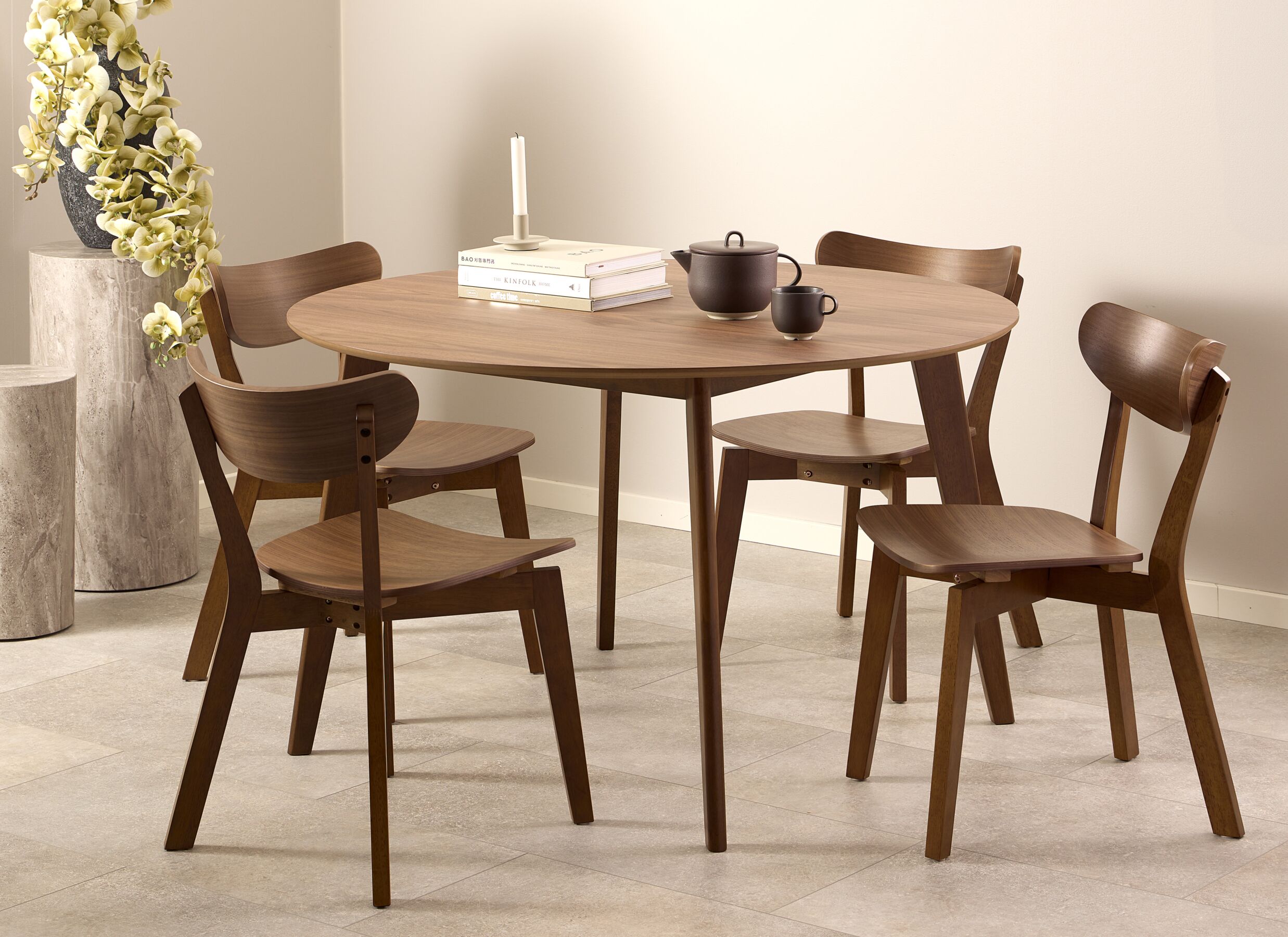 Sfeerfoto - Tafel Ø120x76cm - walnoot fineer - bruin