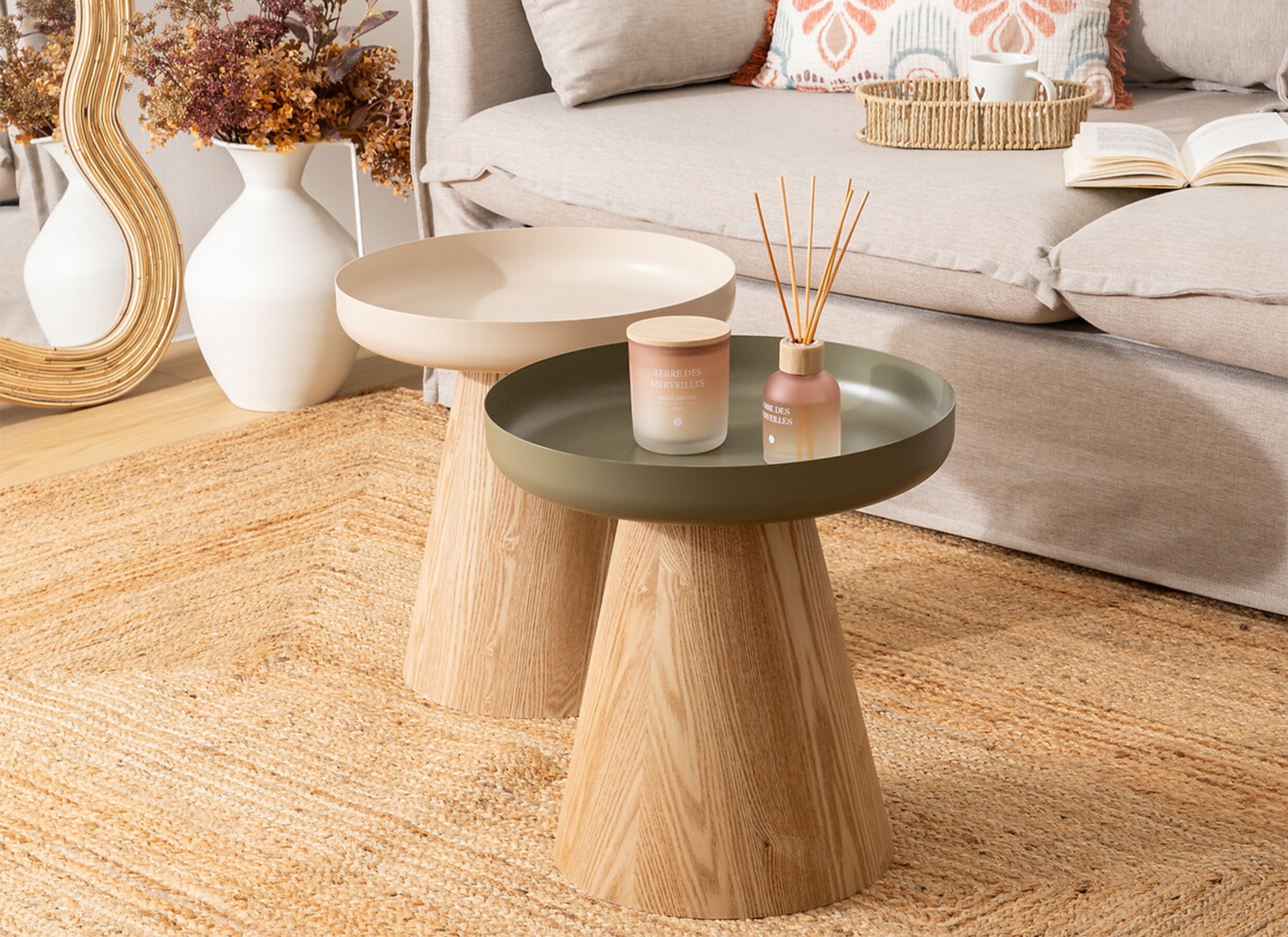 Sfeerfoto - Bijzettafel Hercyna Ø40 - staal & MDF - beige