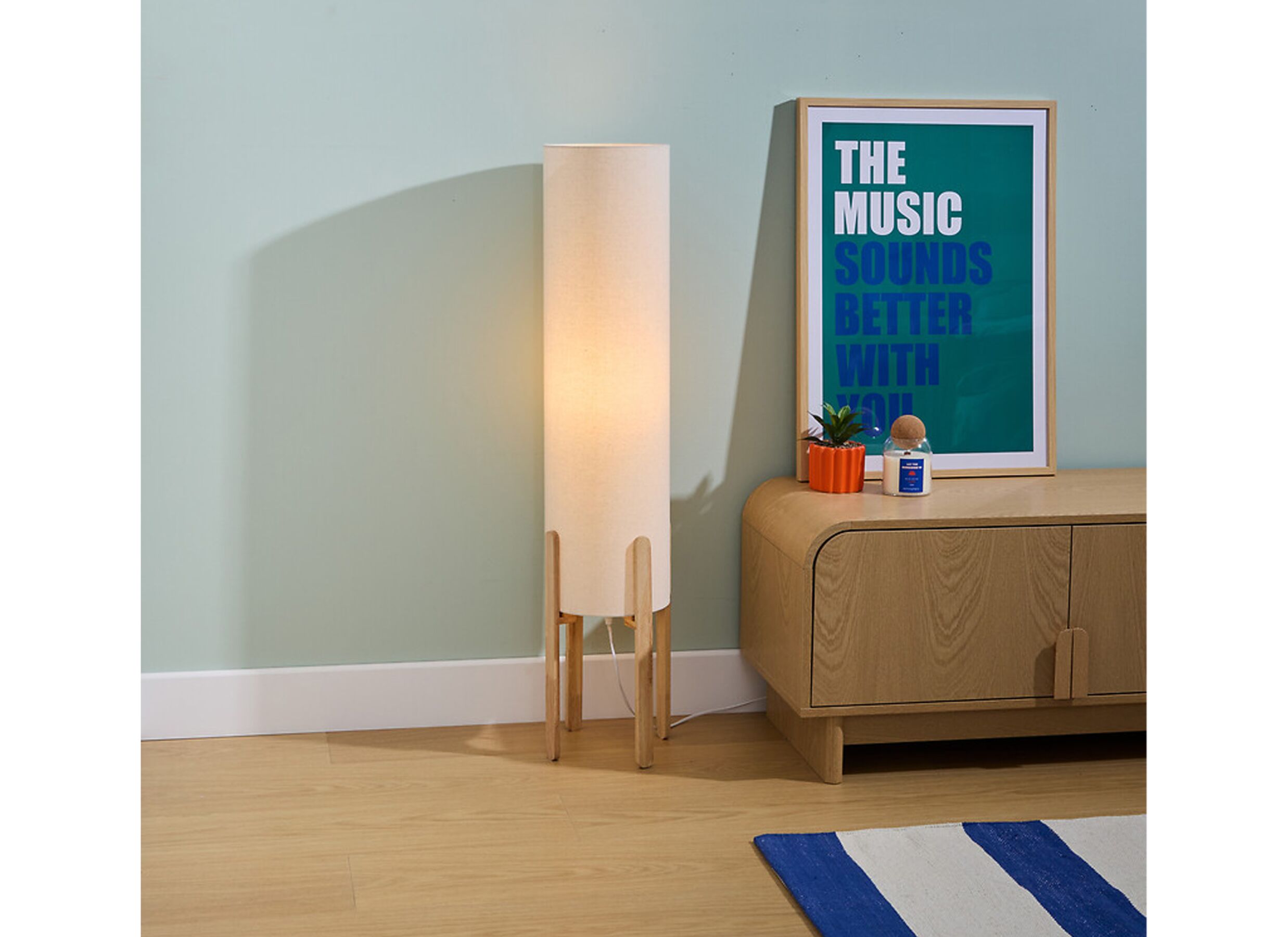 Foto ambiance - Lampadaire Rafa H107cm - PVC, acier & hévéa - beige et naturel