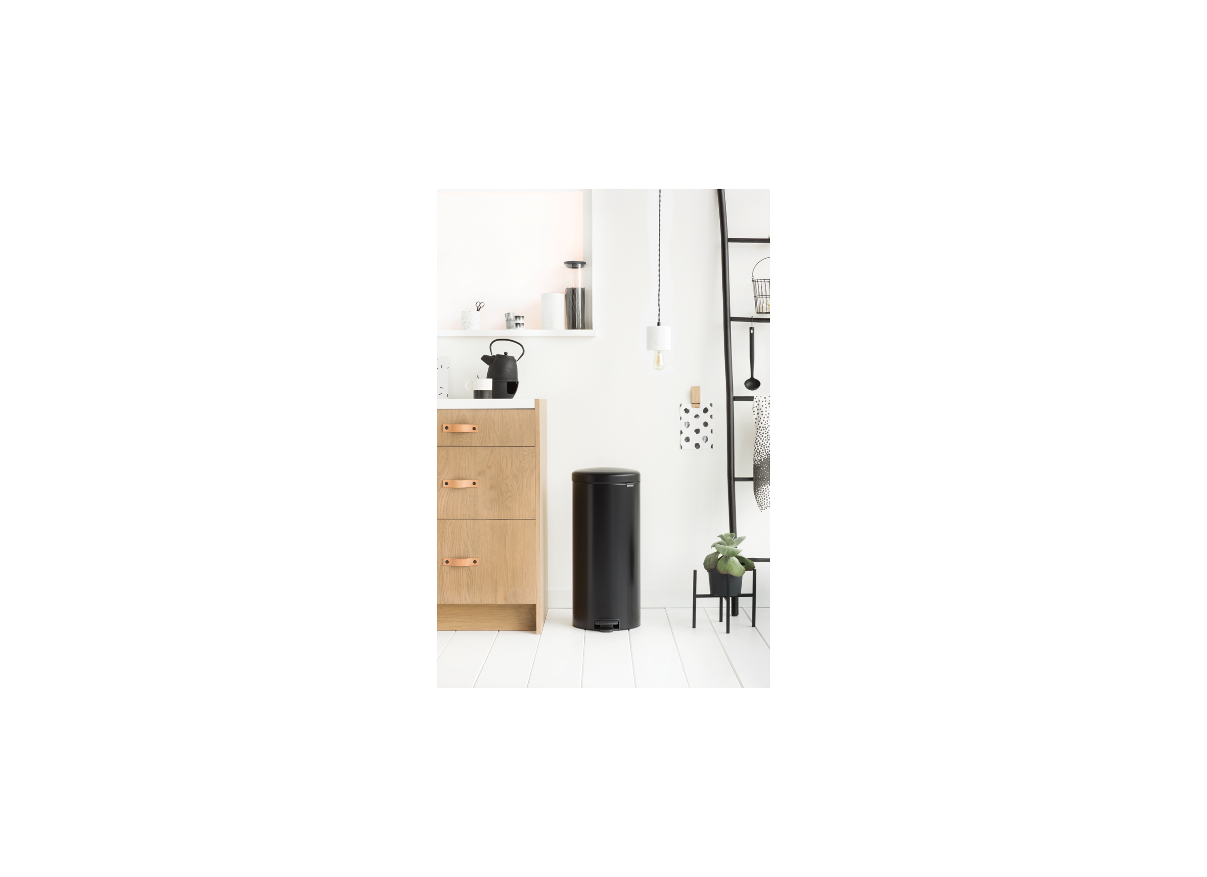 Sfeerfoto - Pedaalemmer NewIcon Brabantia 30L zwart