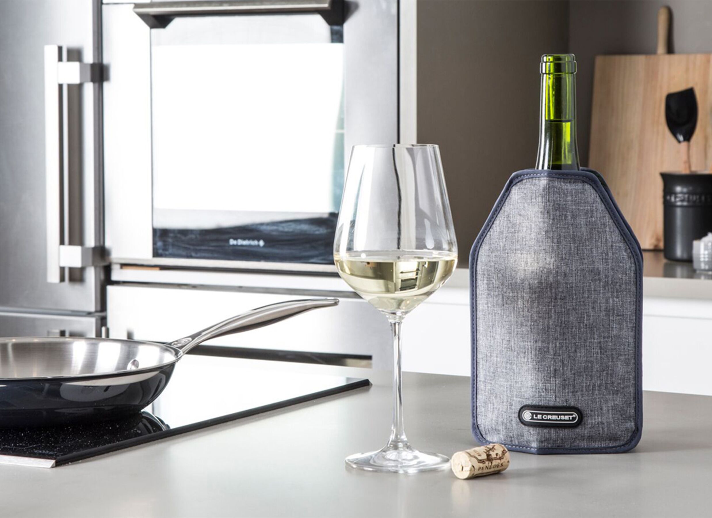 Sfeerfoto - Wijnkoeler Le Creuset Wa-126 23,5x15,5cm - nylon - grijs