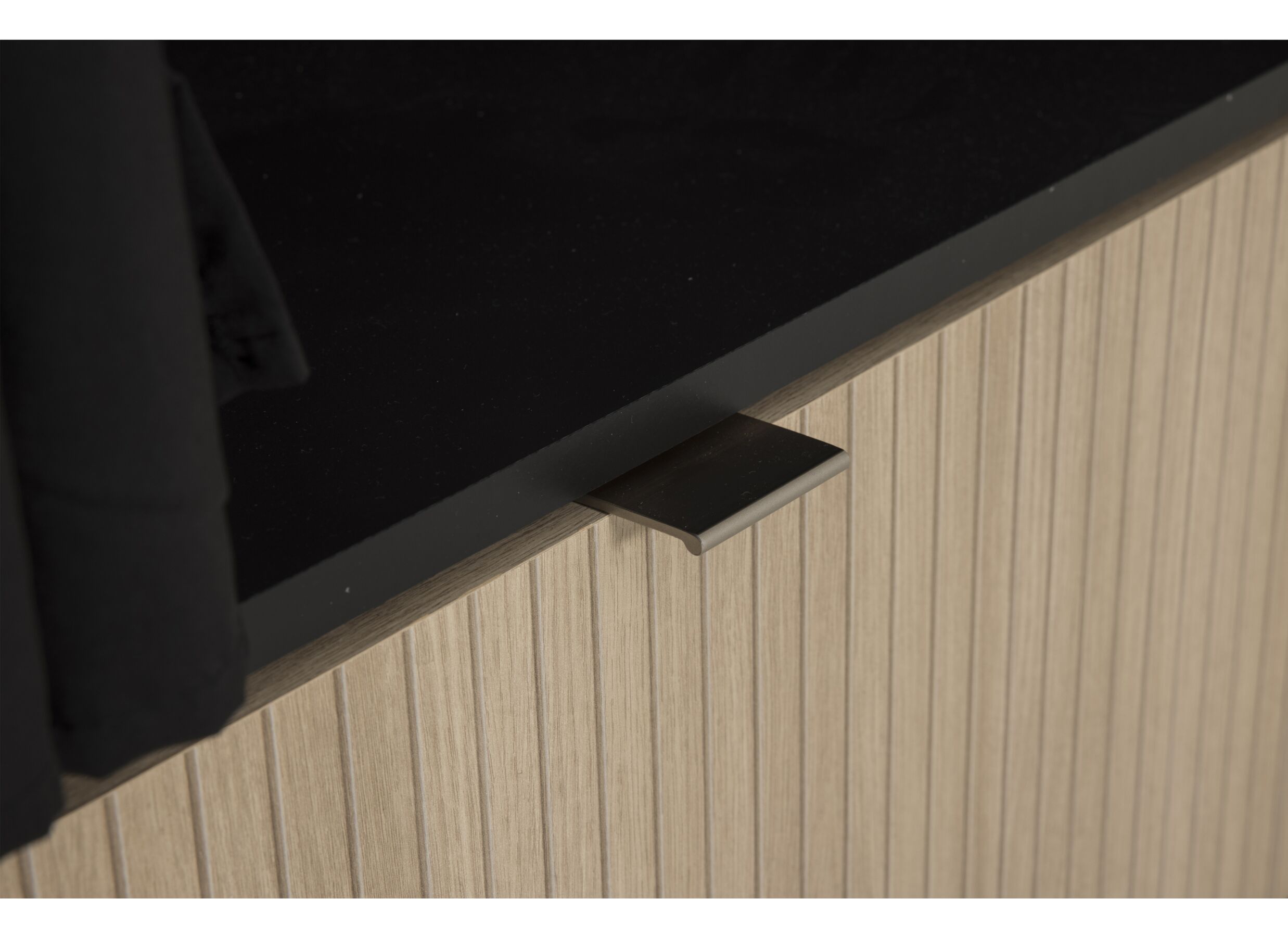 Detail - Garde-robe Quotidien 122x53x216cm - décor - chêne kronberg & noir