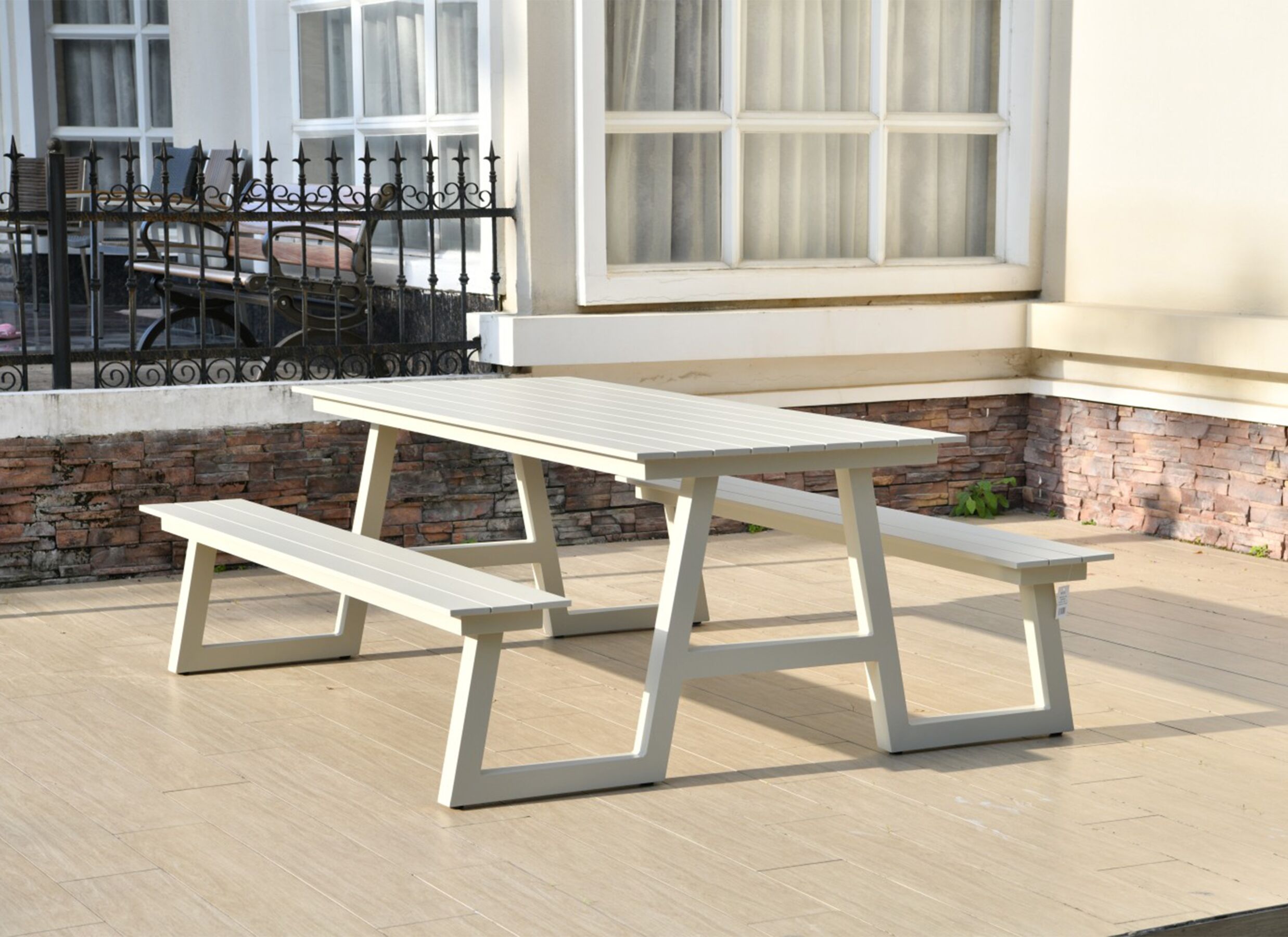 Foto ambiance - Table pique-nique Santorini 200x173cm - aluminium - greige