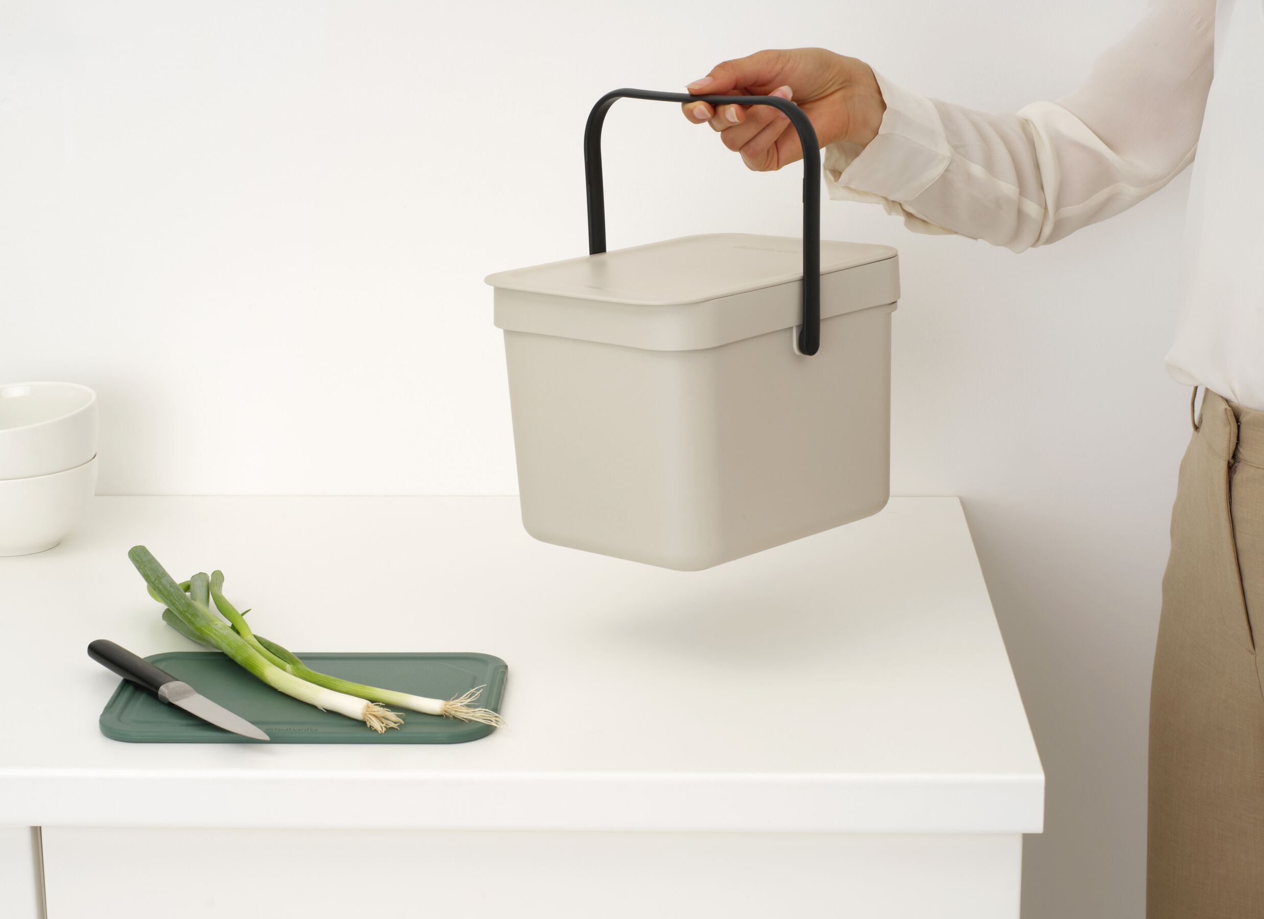 Foto ambiance - Poubelle Sort & Go Brabantia 6L - soft beige