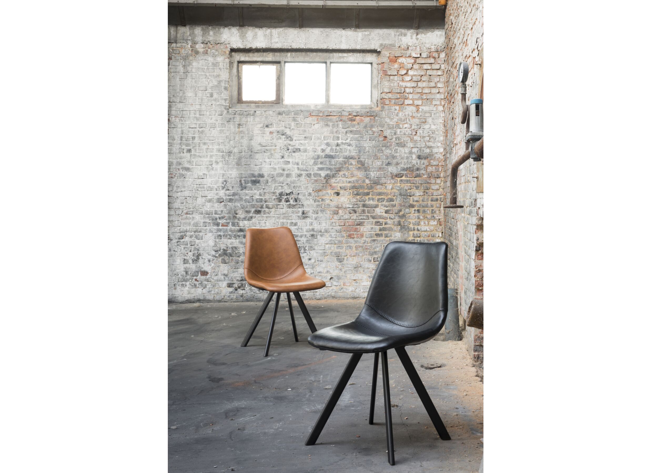 Stoel Frantz 47x57x83cm - lederlook - zwart