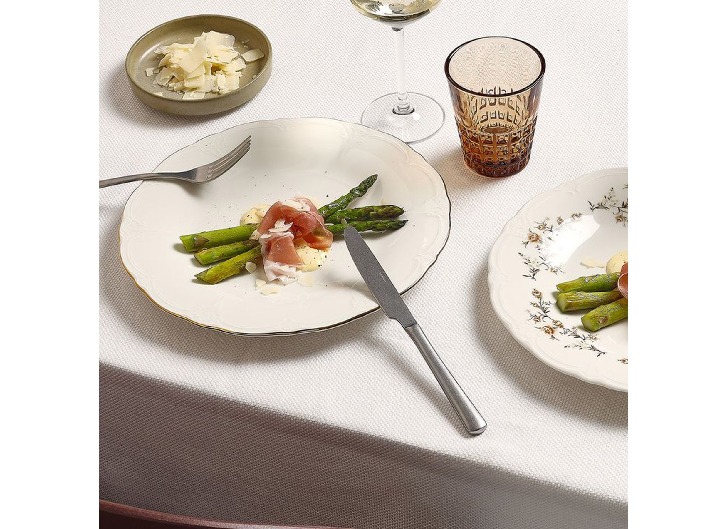 Foto ambiance - Assiette Retro Ø27cm - porcelaine - ivoire