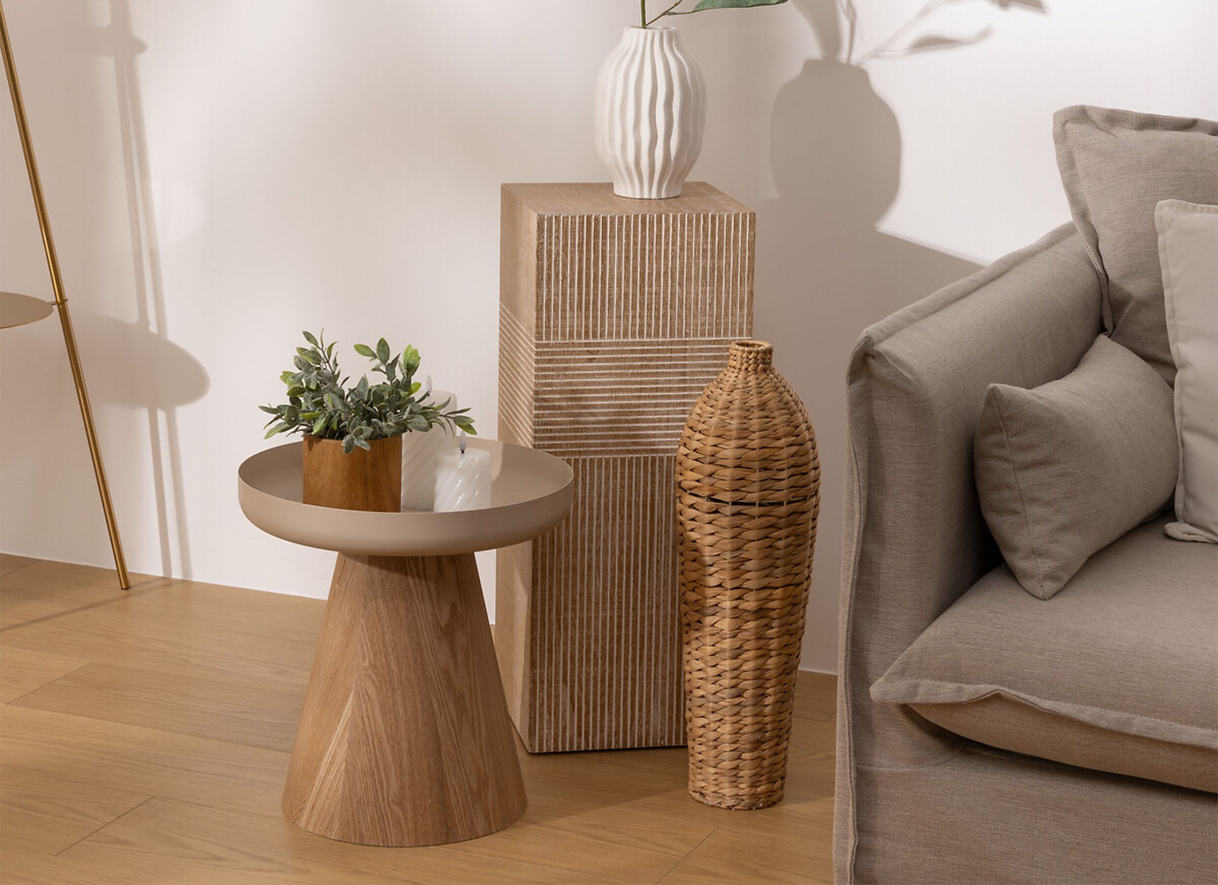 Sfeerfoto - Bijzettafel Hercyna Ø40 - staal & MDF - beige