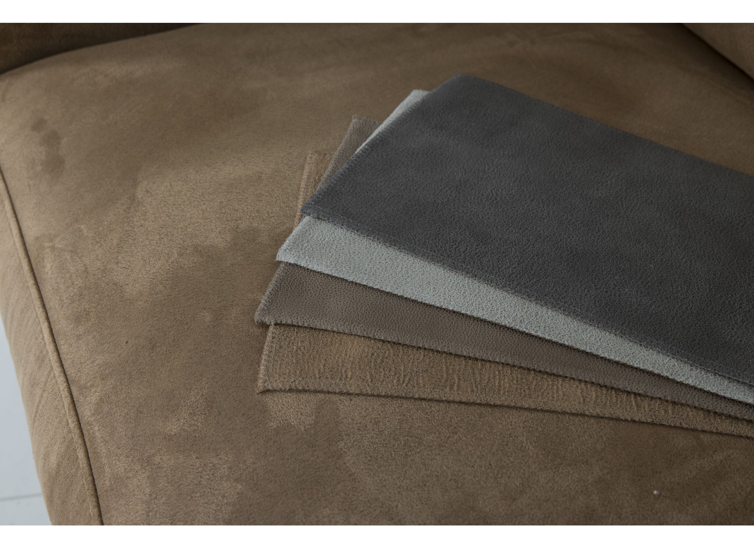 Kleurstaal - Hoeksalon Mana 272x174cm - stof - cognac met relax