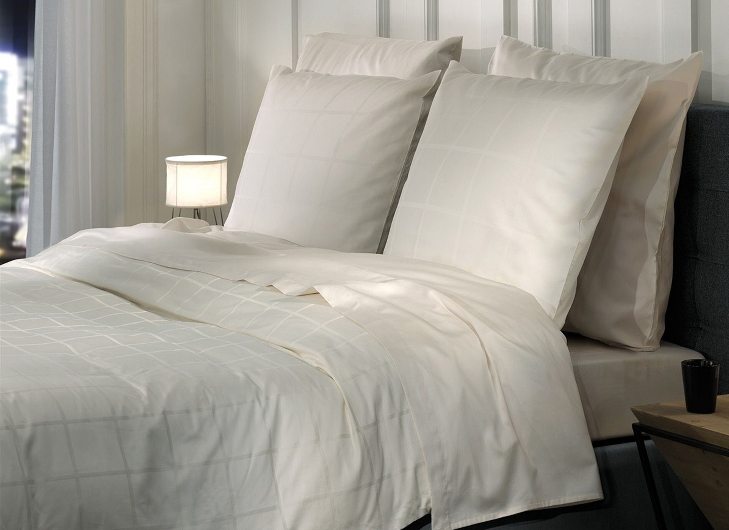 Foto ambiance - Housse de couette Heckettlane Diamante 240x220cm - satin de coton - blanc cassé