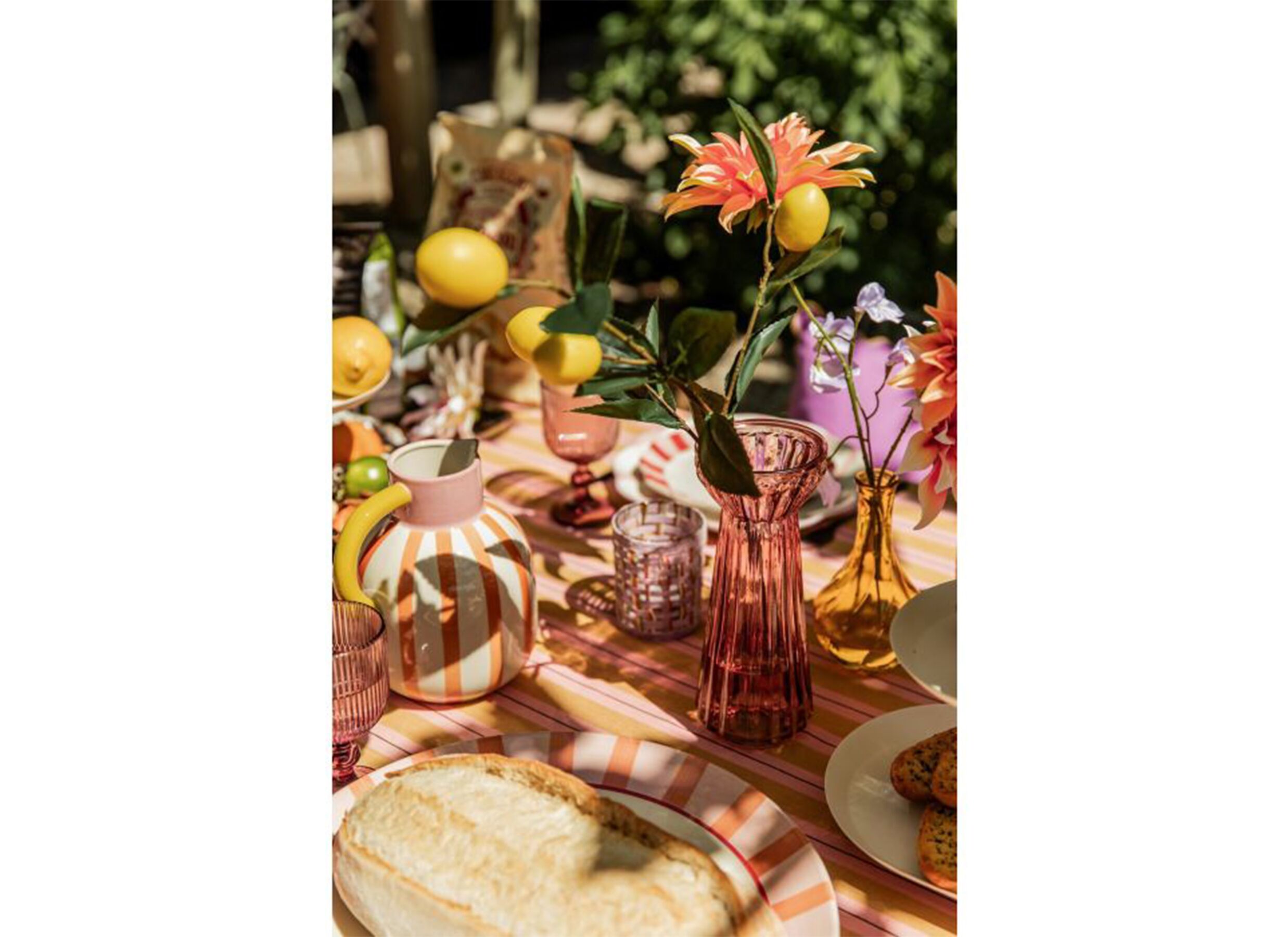 Foto ambiance - Carafe Mag 2L - céramique - multicolor