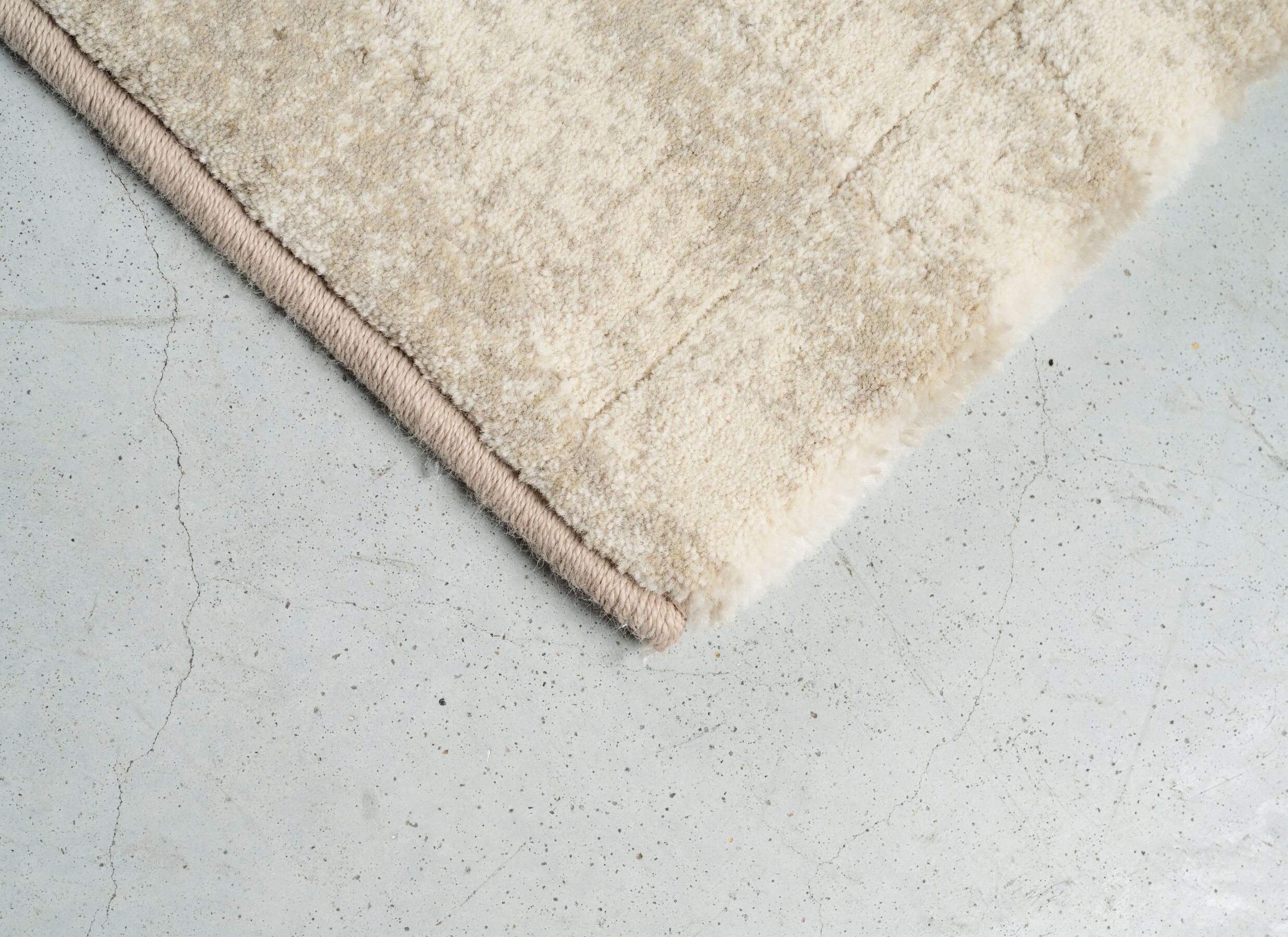 Detailfoto - Tapijt Aspero 240x330cm - heatset polypropyleen - beige