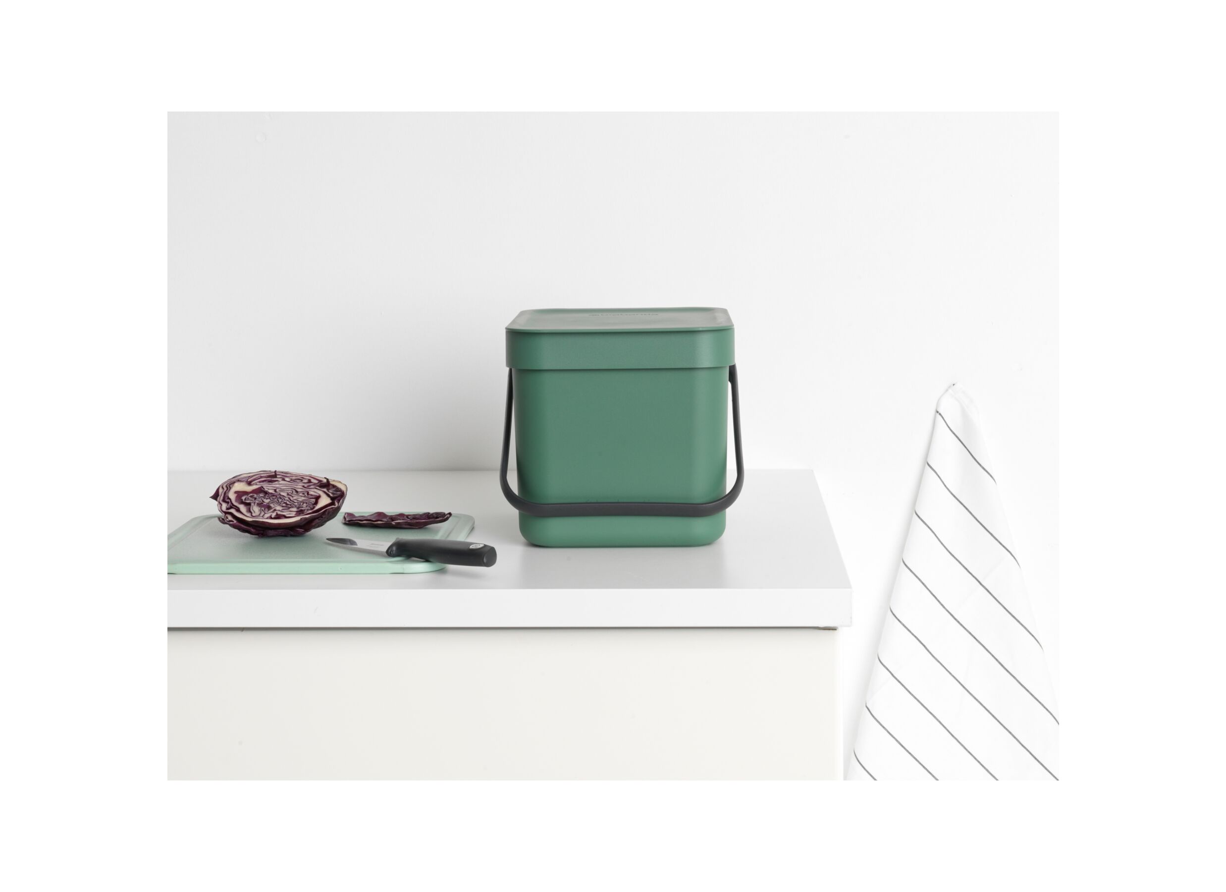 Sfeerfoto - Vuilbak Sort & Go Brabantia 6L fire green