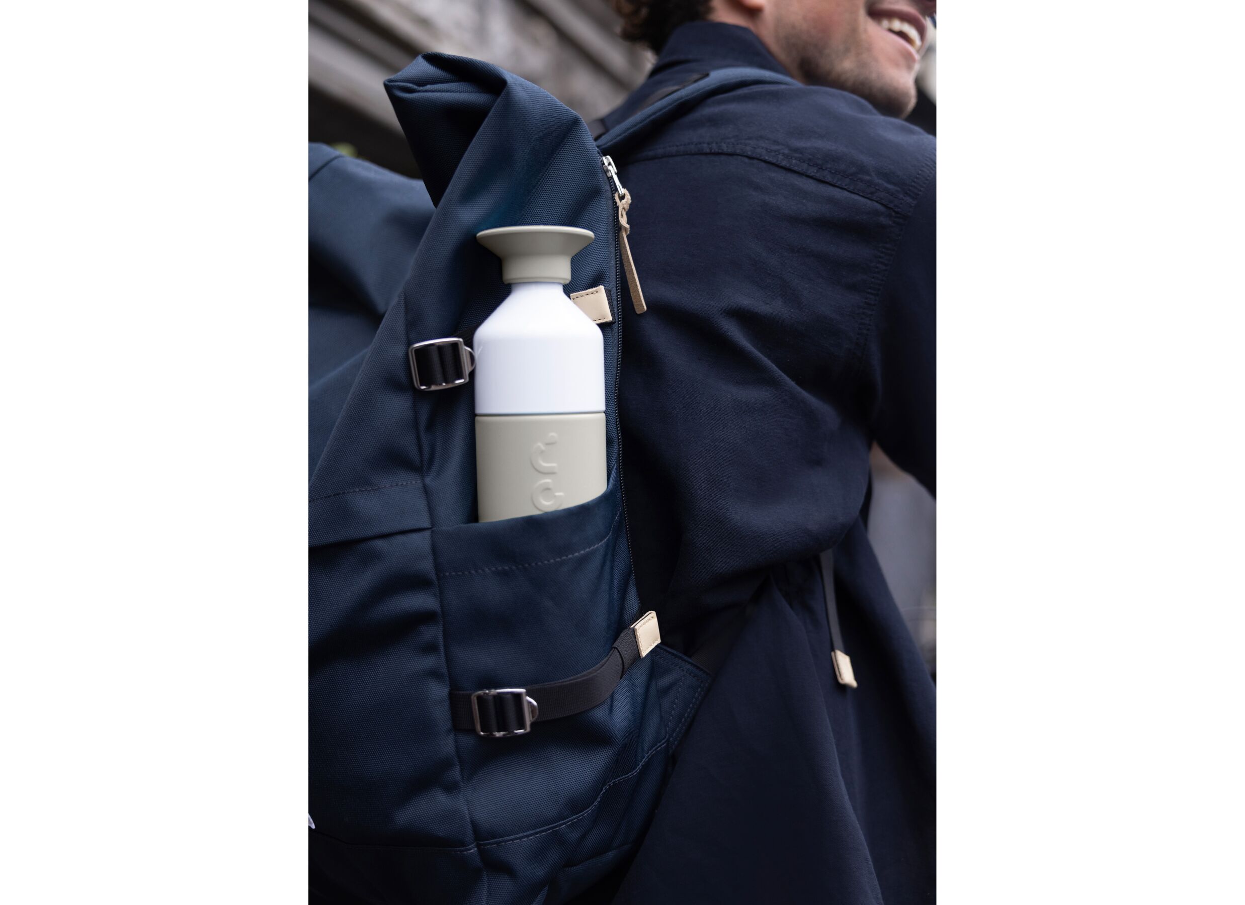 Sfeerfoto - Thermosfles Dopper 58 cl - RVS - Zacht grijs