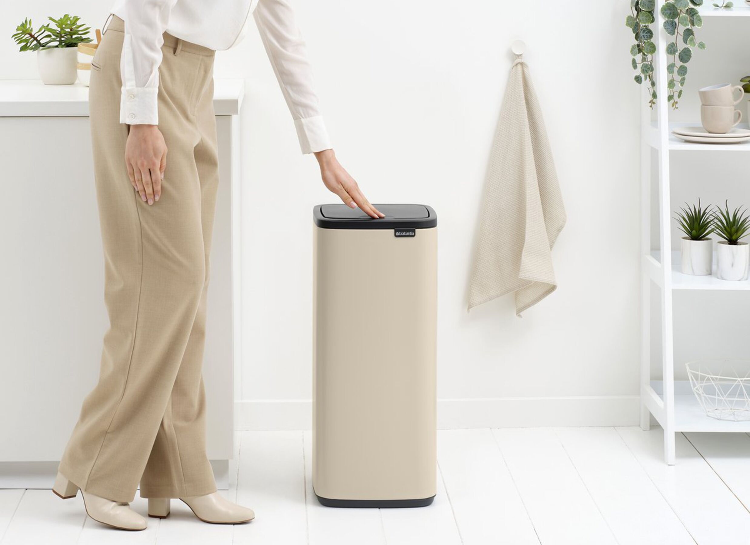 Sfeerfoto - Pedaalemmer Bo Brabantia 30L - staal - soft beige