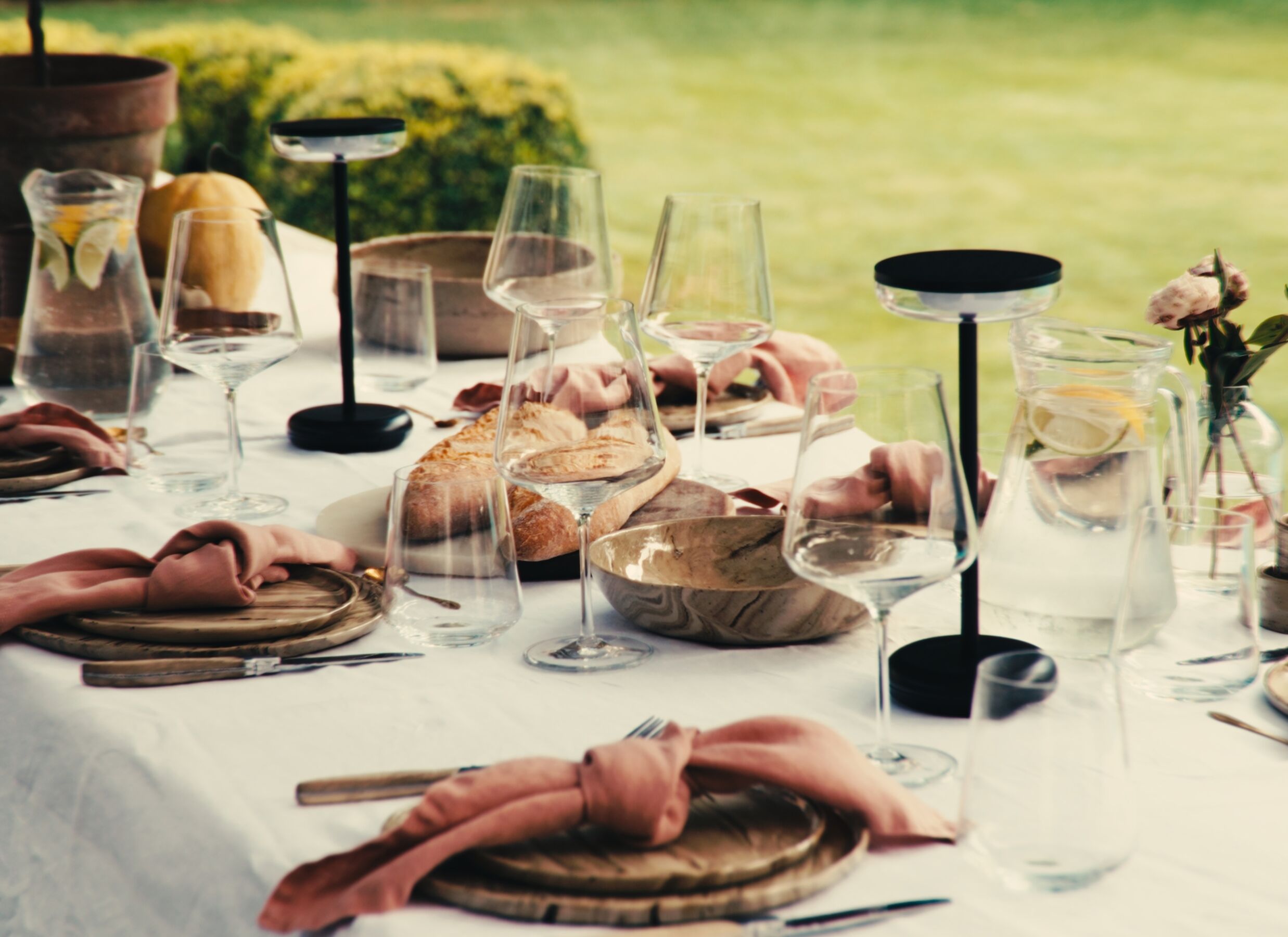 Foto ambiance - Lampe de table solaire Bobbie H27 - plastique - noir