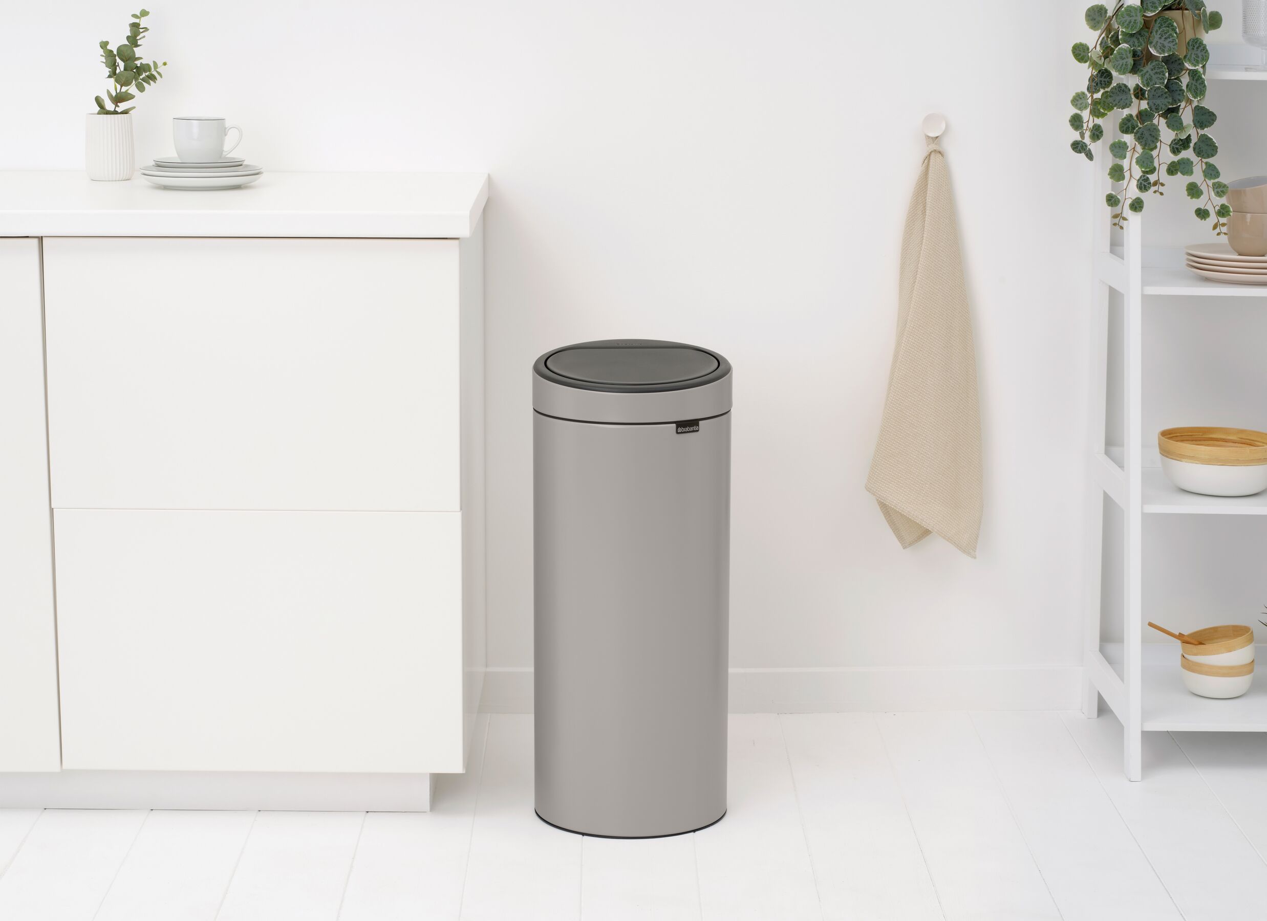 Sfeerfoto - Touch Bin Brabantia 30L - soft grey