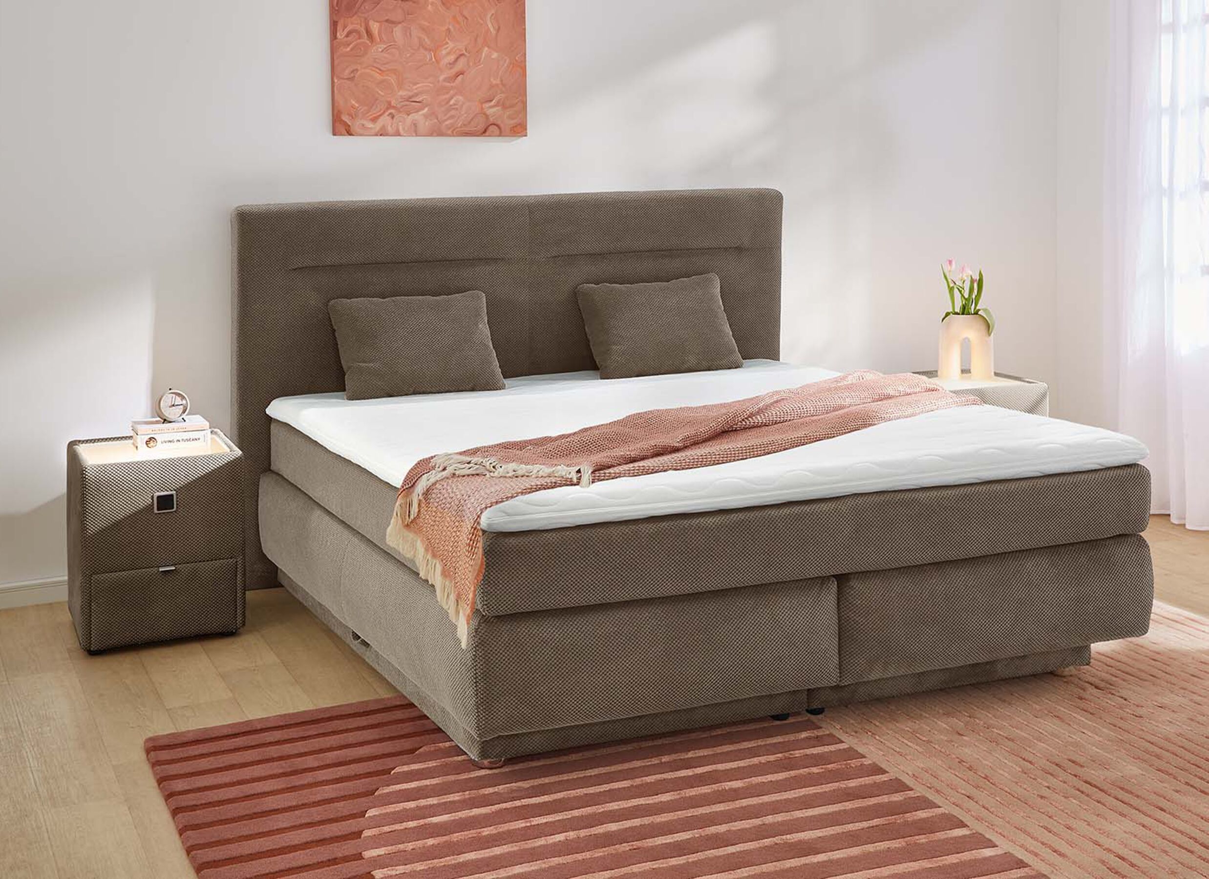 Sfeerfoto - Boxspring Simone 160x200cm - stof - bruin met opbergruimte