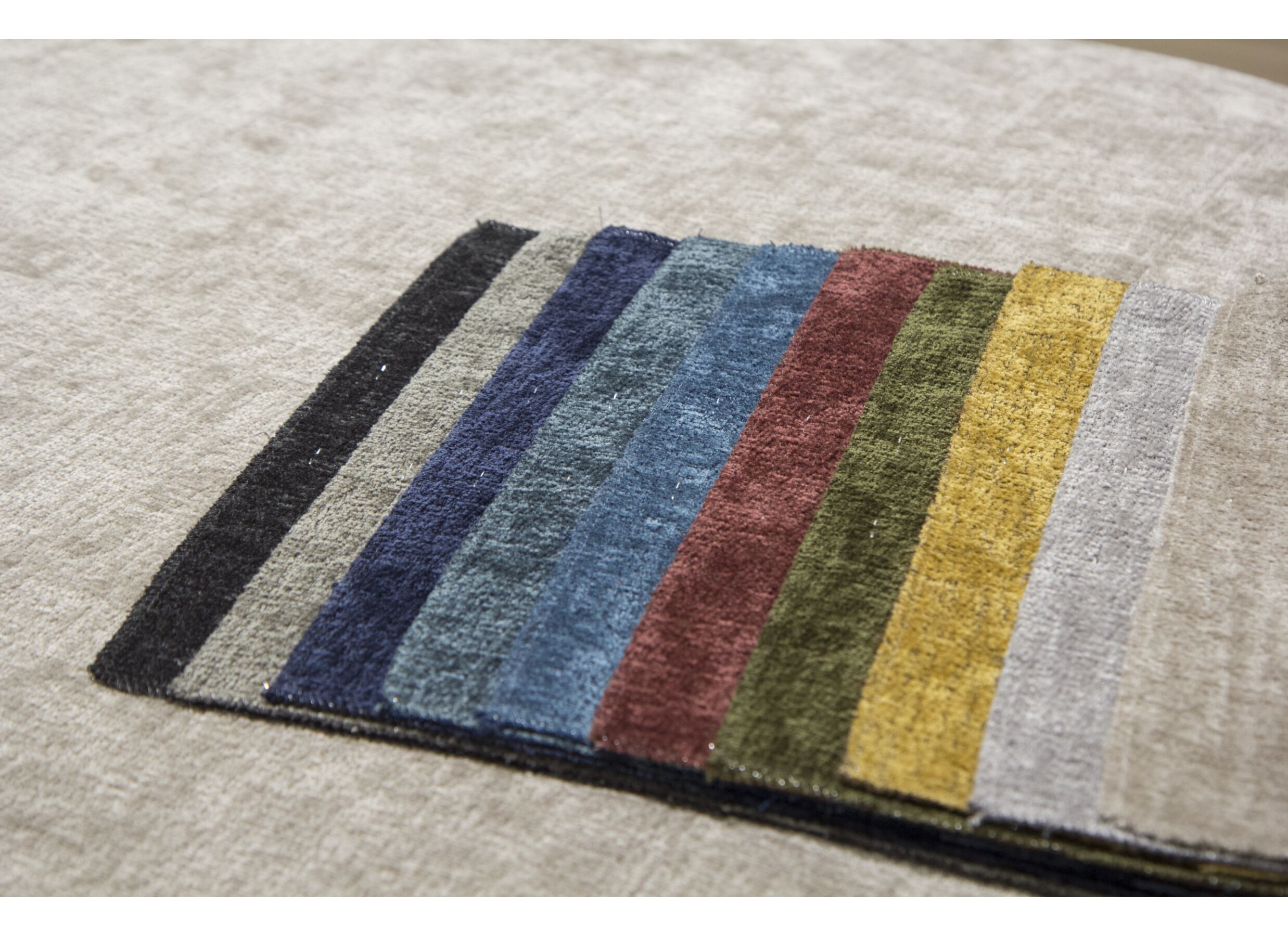 Kleurstaal - Hoeksalon Larvik 410x228cm - stof - beige