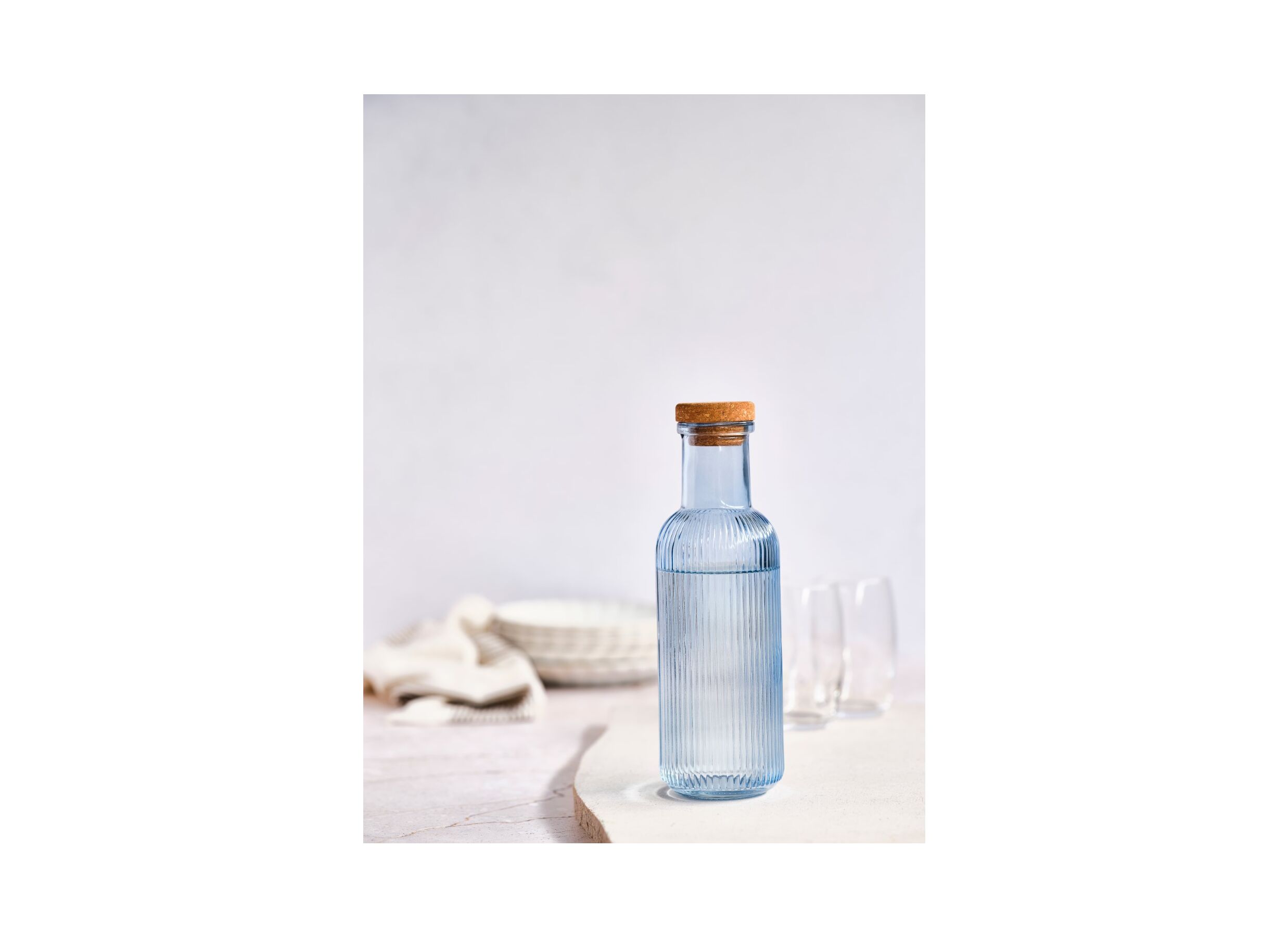 Foto ambiance - Bouteille à eau Raya 1L - verre - bleu