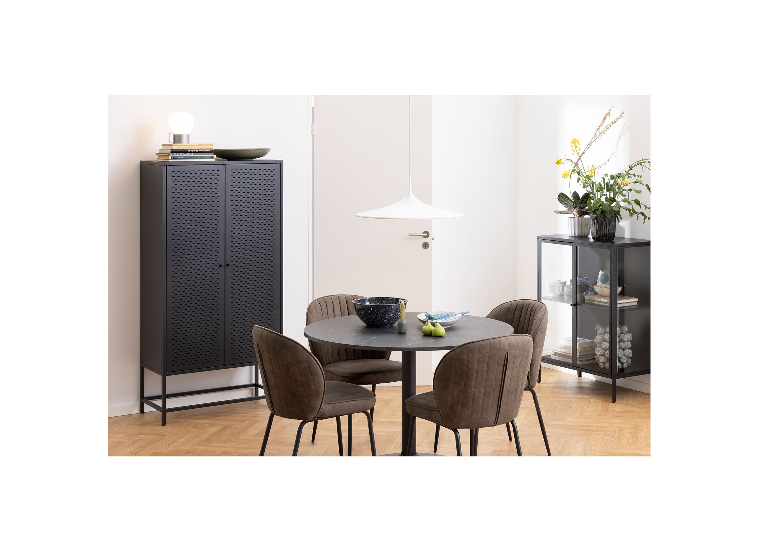 Photo ensemble - Commode 80x40x160cm - métal - noir