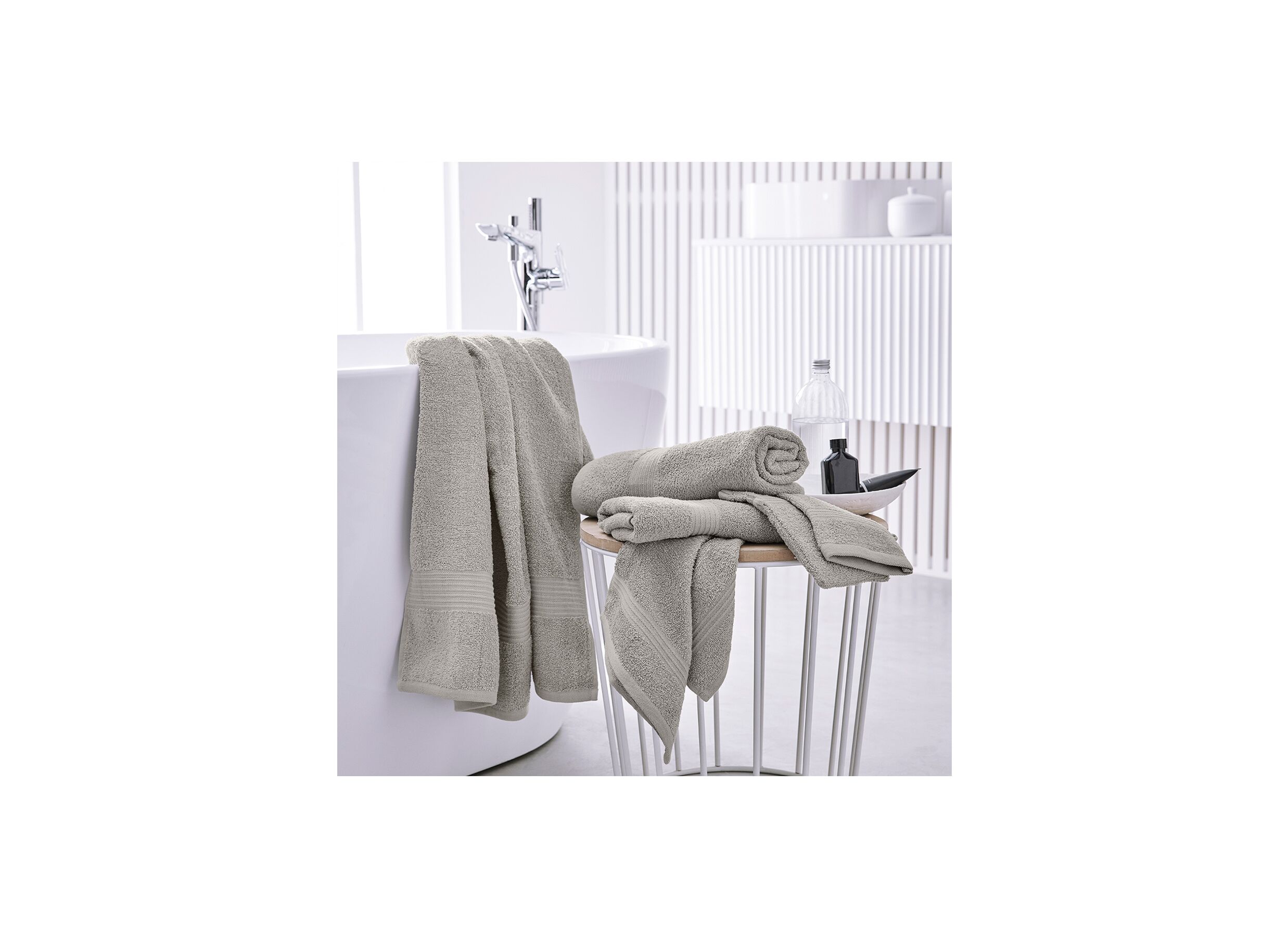 Photo ensemble - Serviette de bain Essential 30x50cm dune